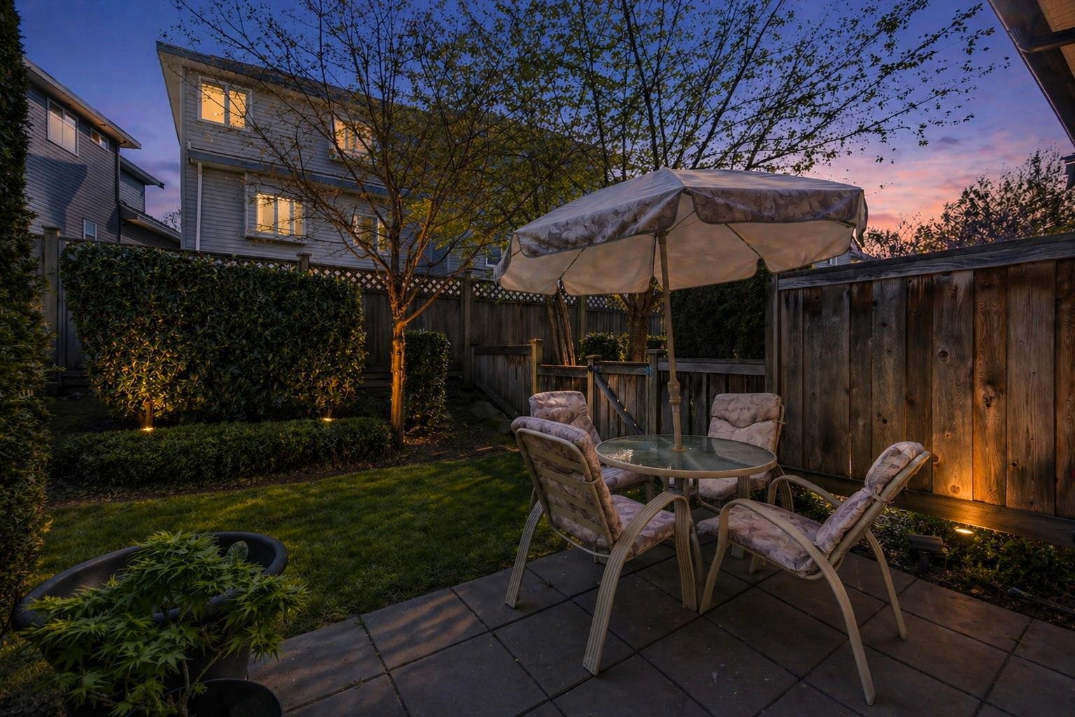 64 6350 142 STREET Unit: 64