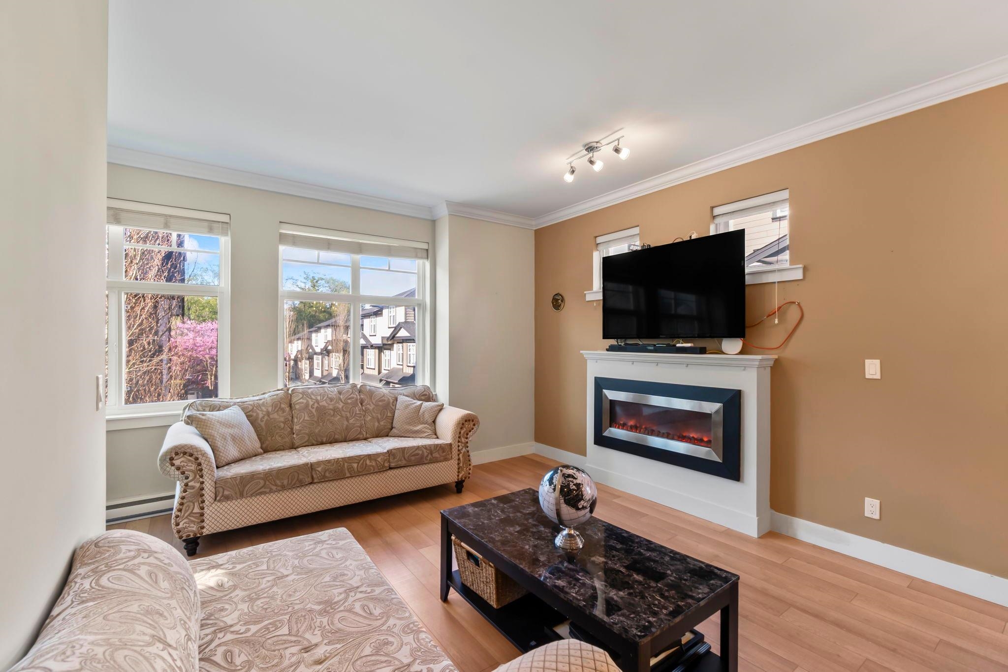 64 6350 142 STREET Unit: 64