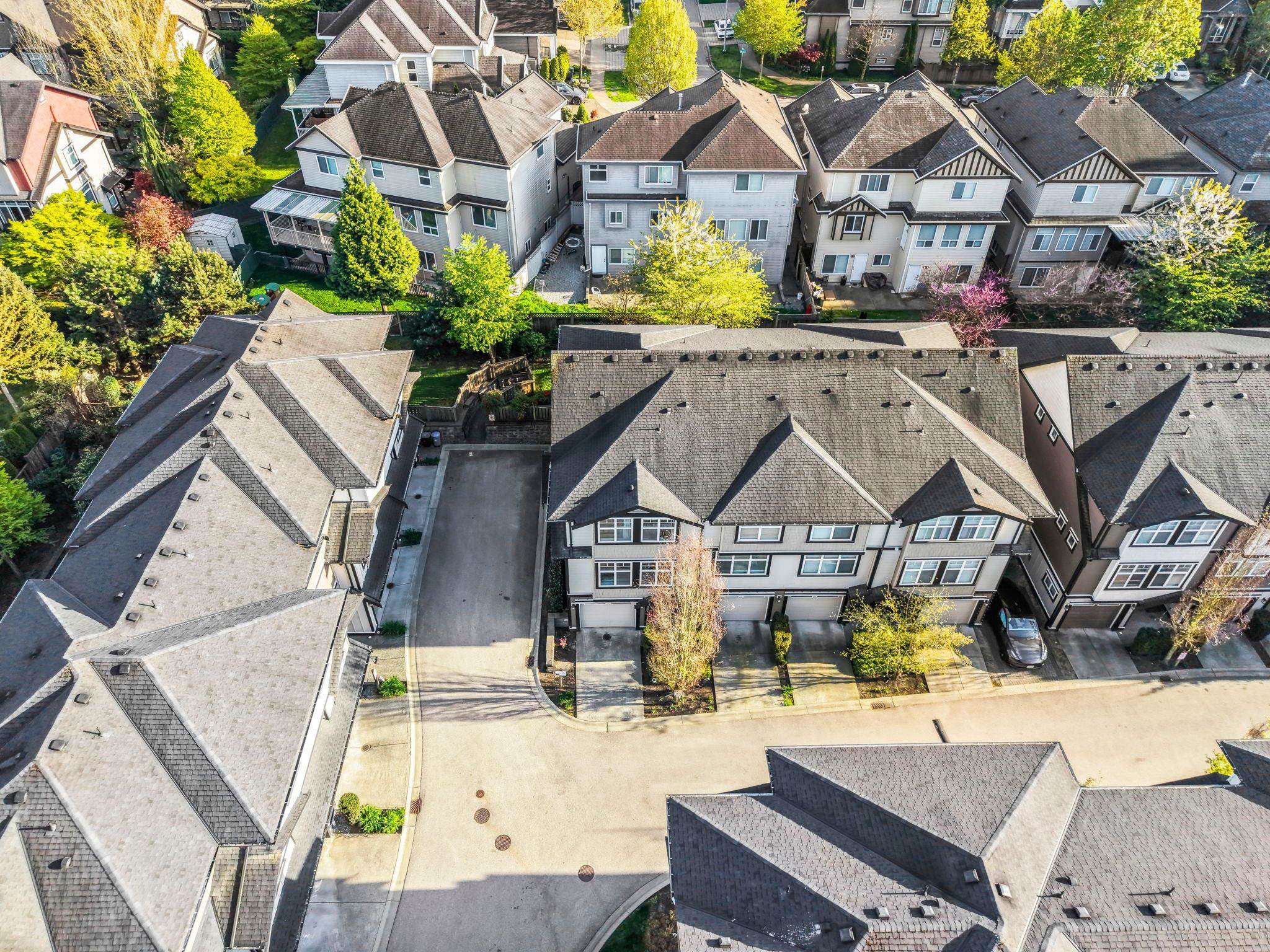 64 6350 142 STREET Unit: 64