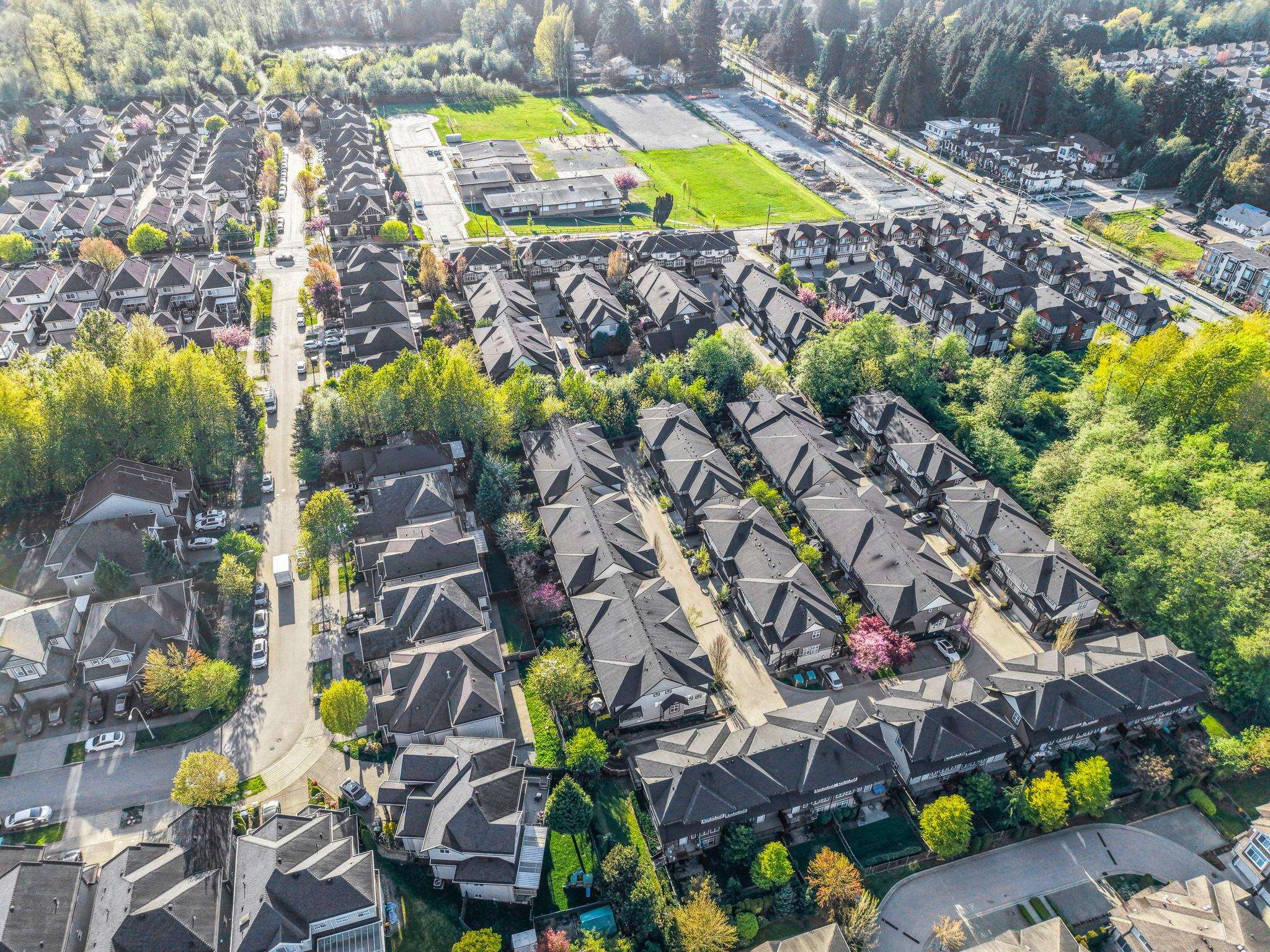 64 6350 142 STREET Unit: 64