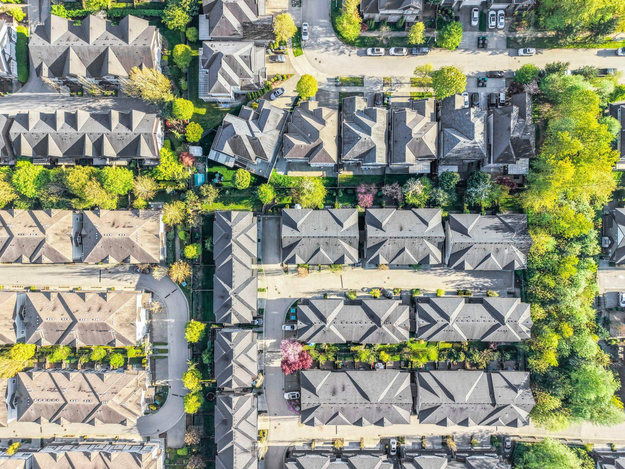 64 6350 142 STREET Unit: 64