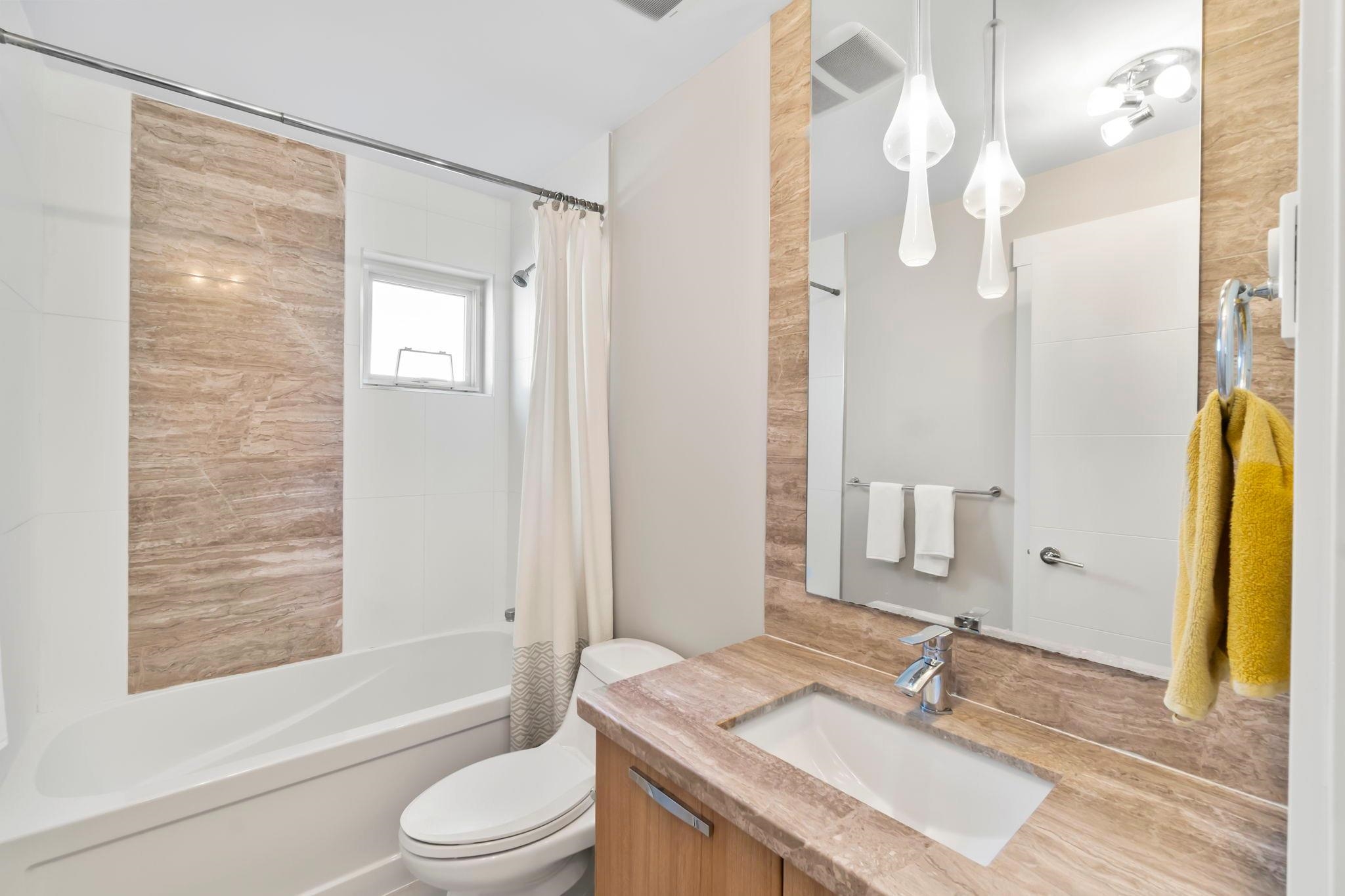 64 6350 142 STREET Unit: 64