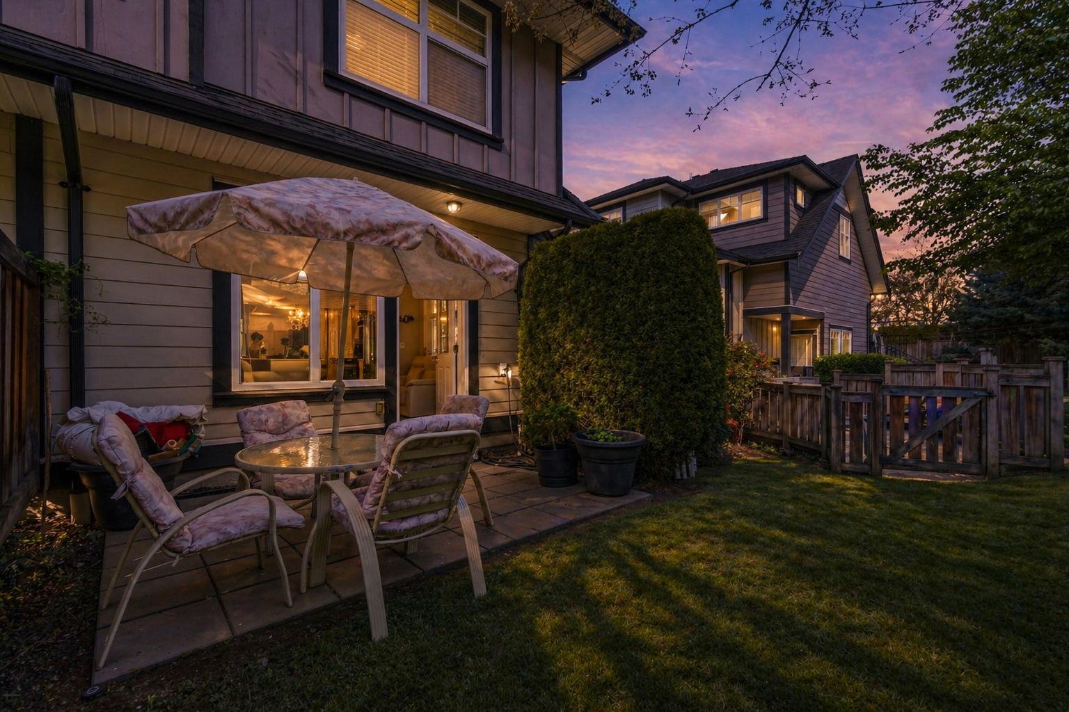 64 6350 142 STREET Unit: 64