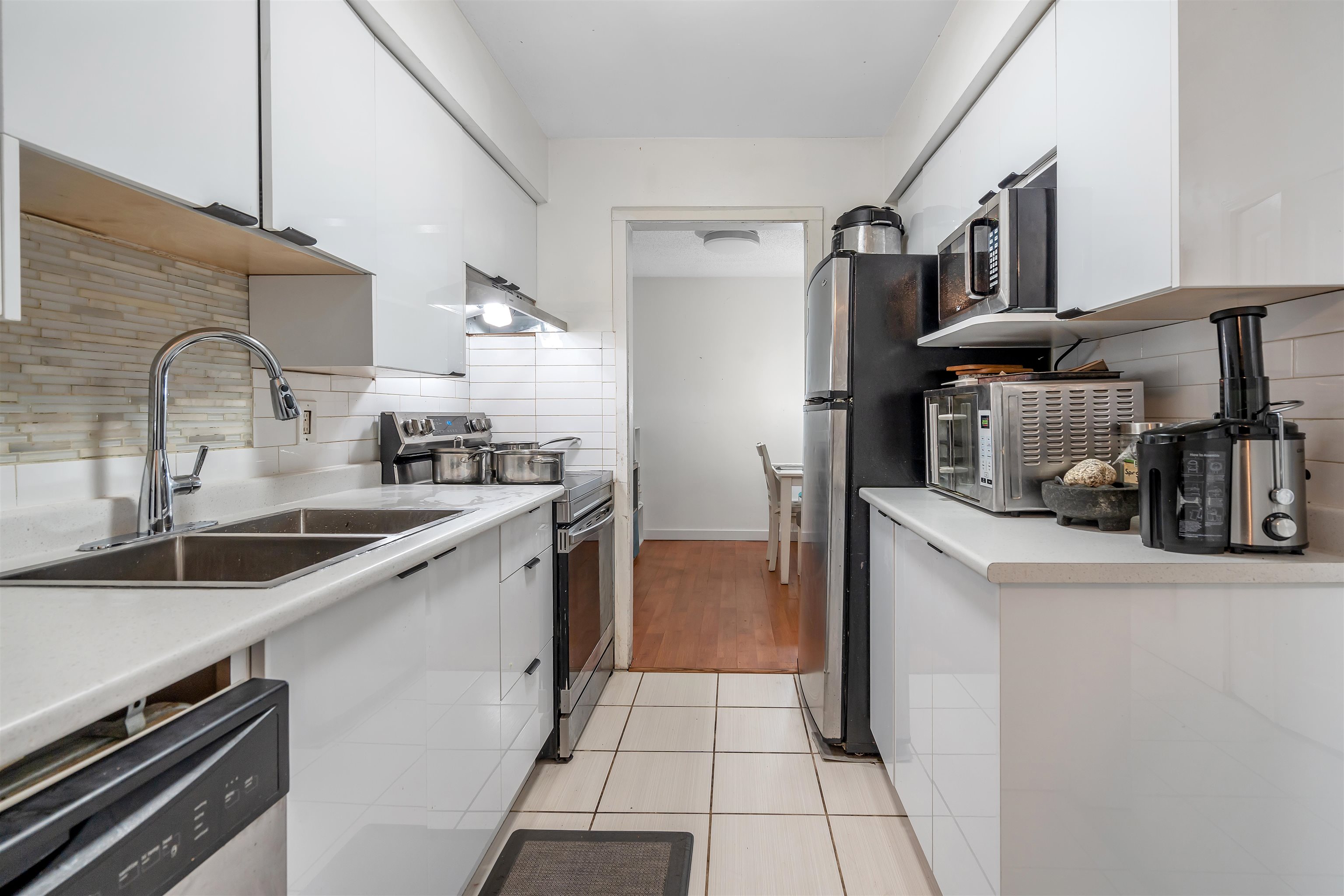 813 10620 150 STREET Unit: 813