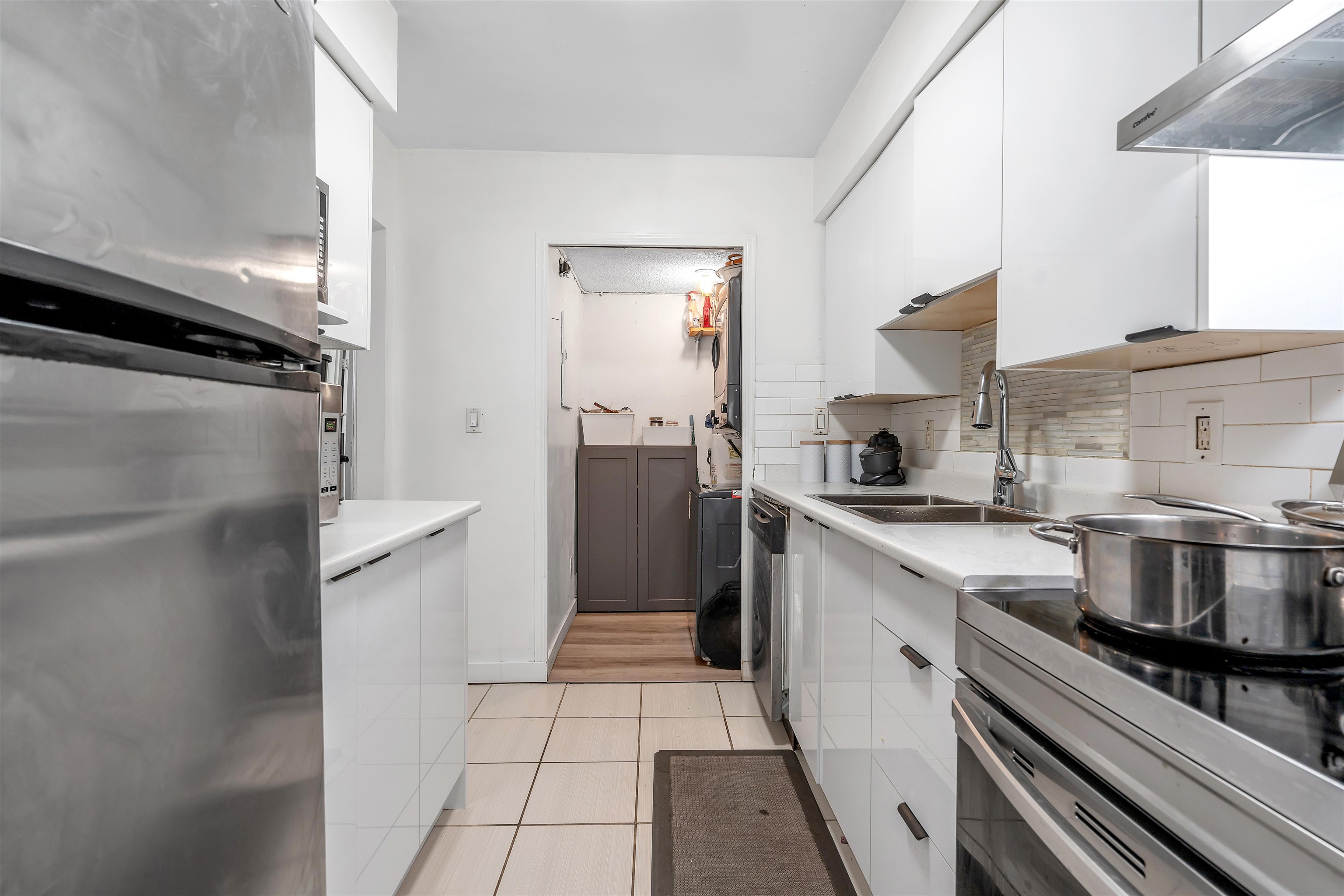 813 10620 150 STREET Unit: 813
