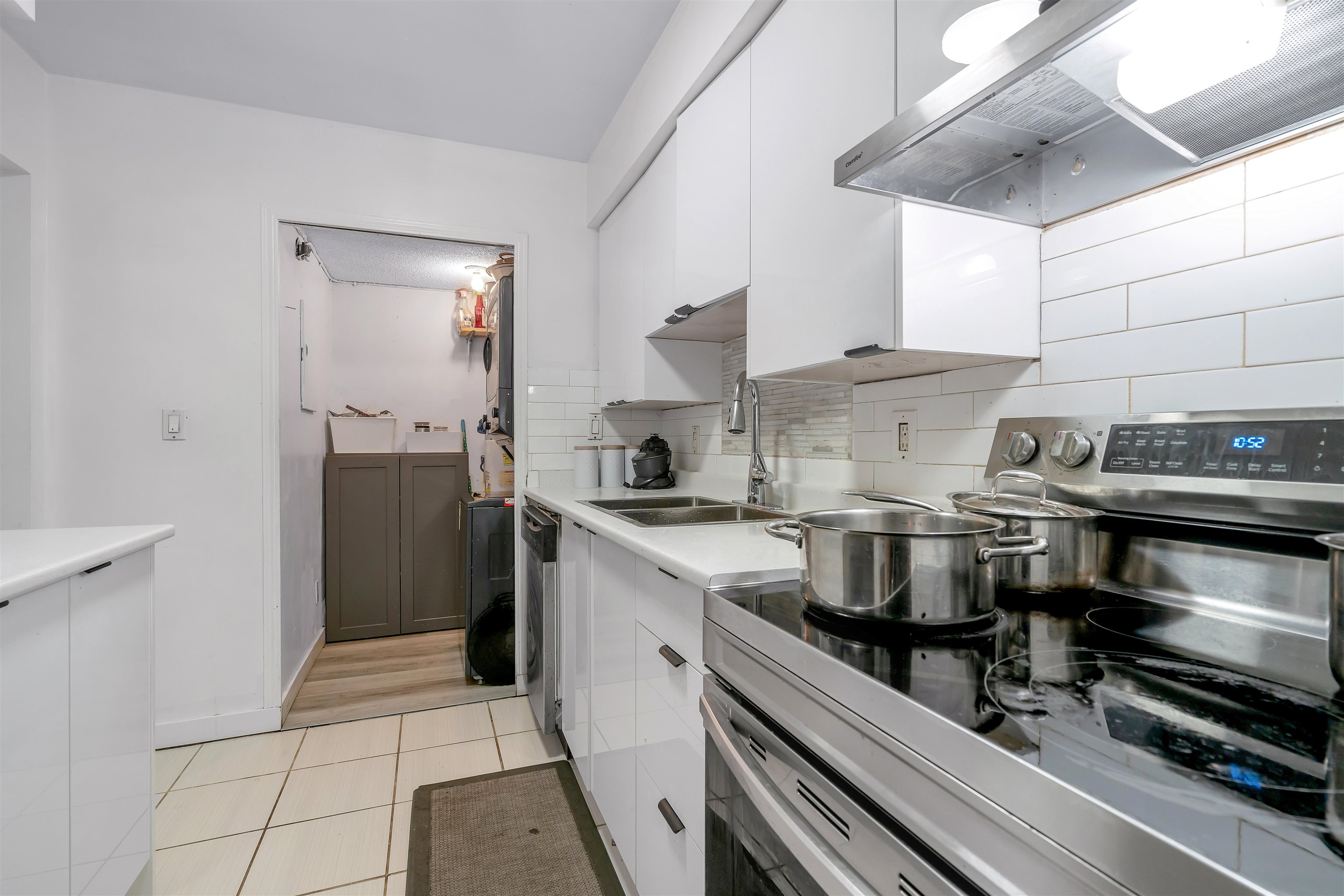 813 10620 150 STREET Unit: 813