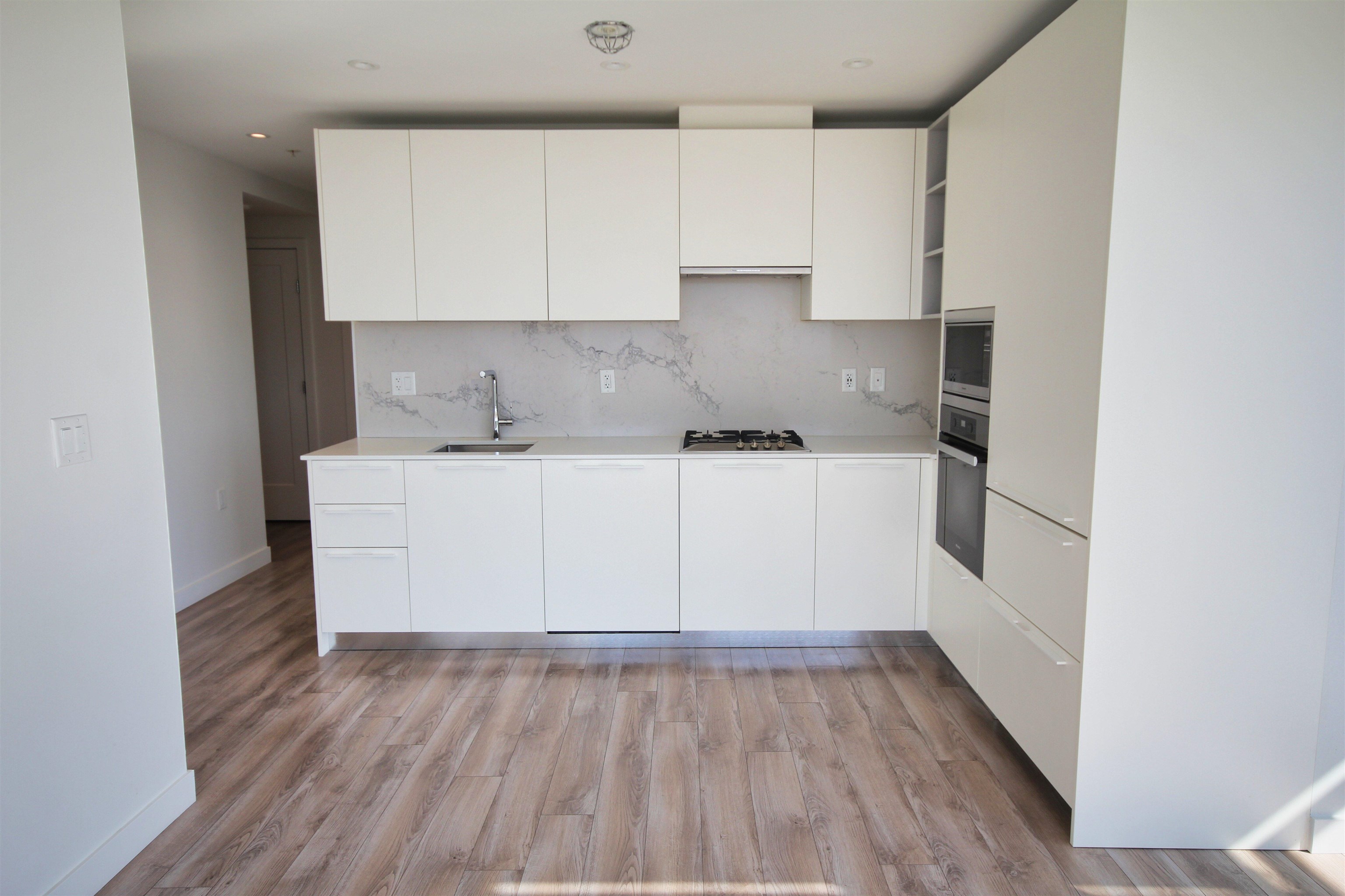 907 6699 DUNBLANE AVENUE Unit: 907