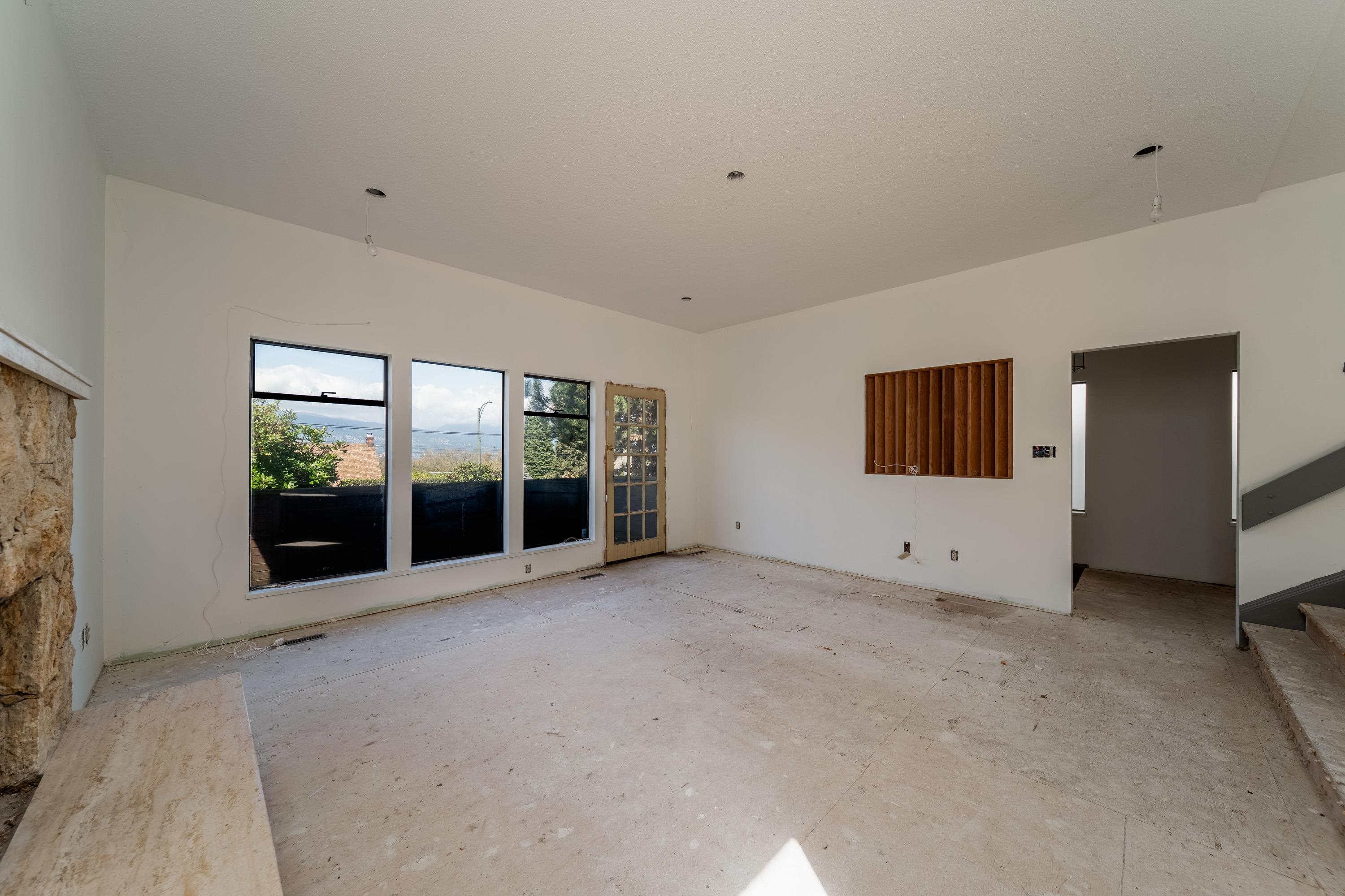3974 W 10TH AVENUE