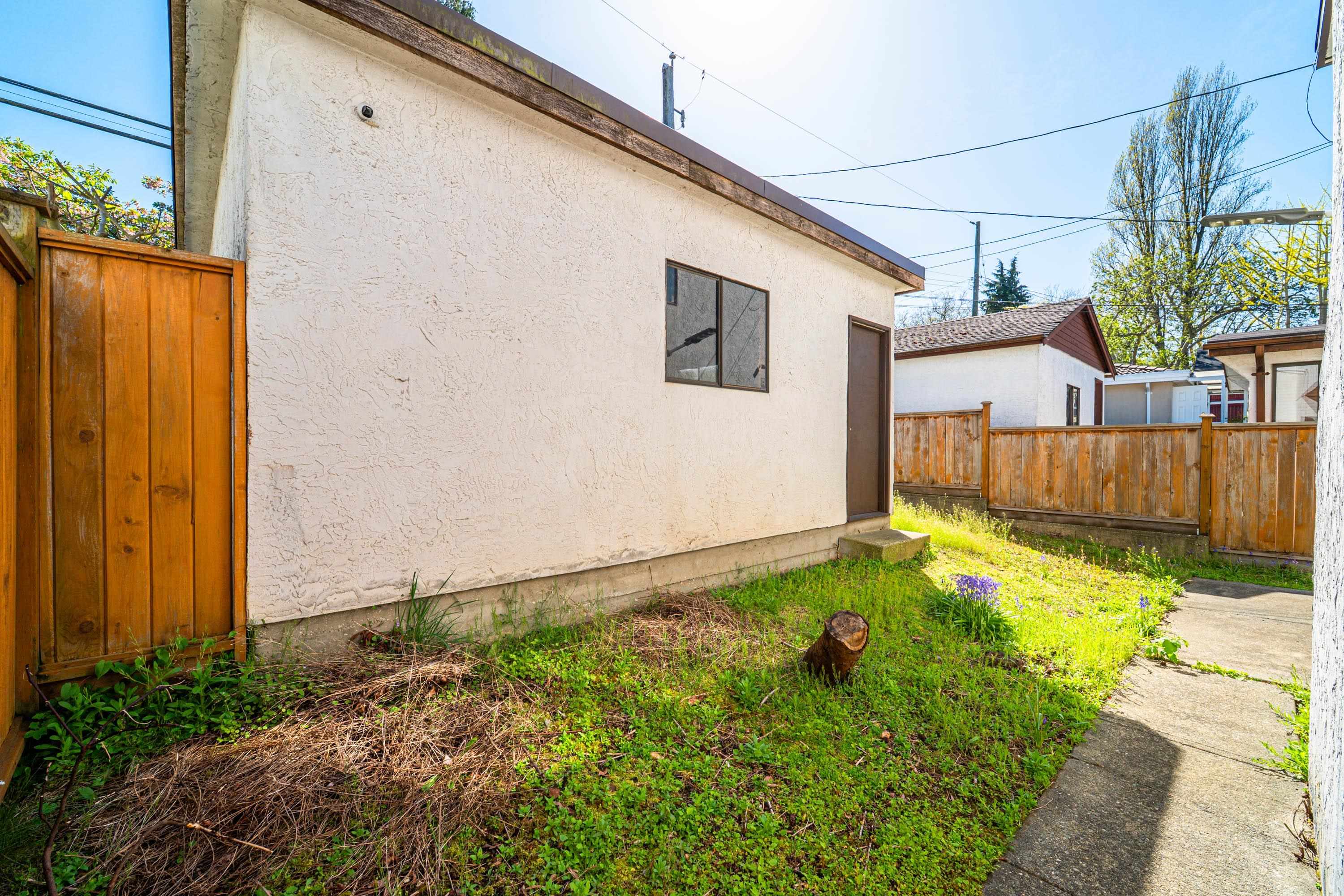 3974 W 10TH AVENUE