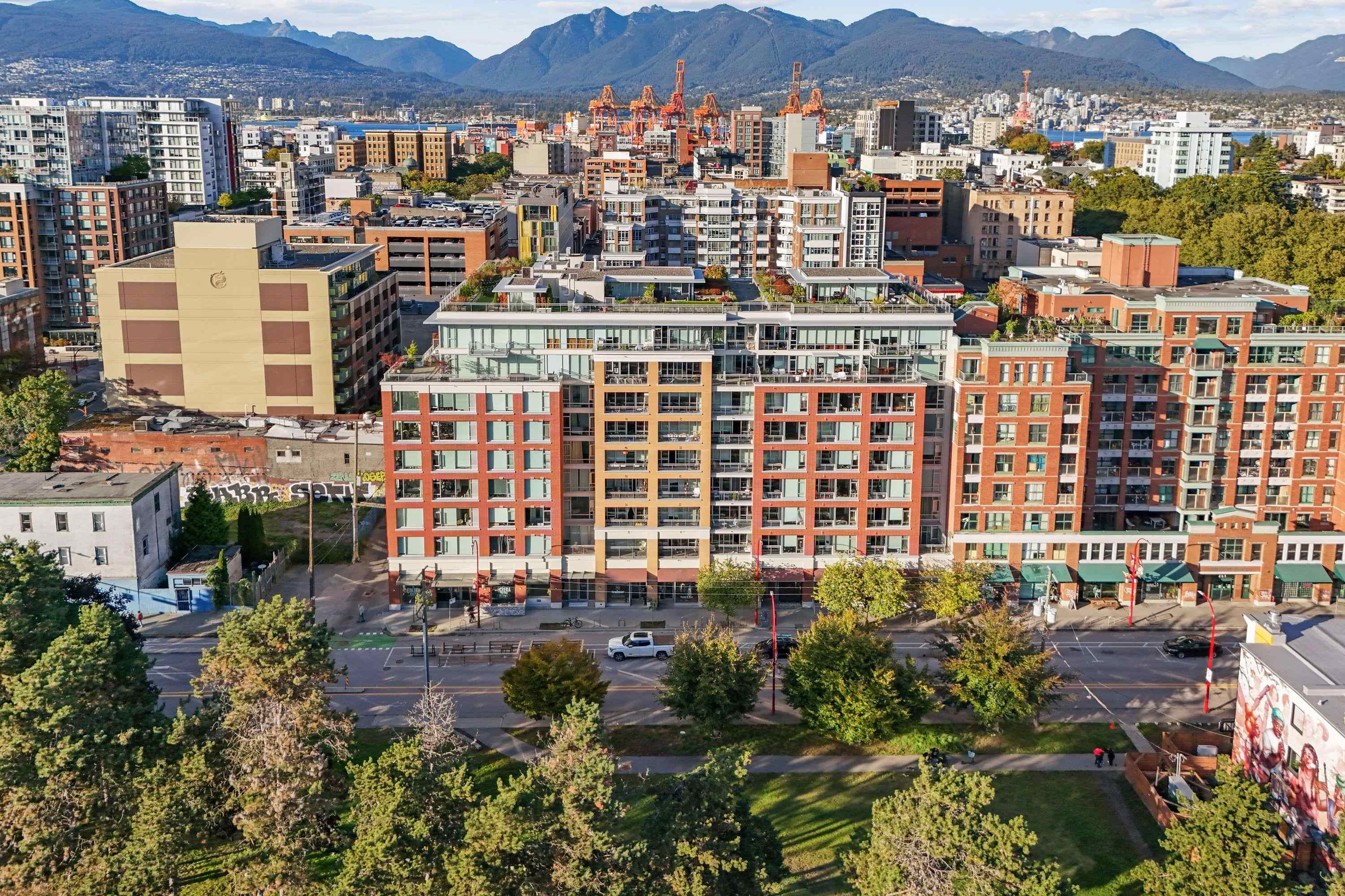 715 221 UNION STREET Unit: 715