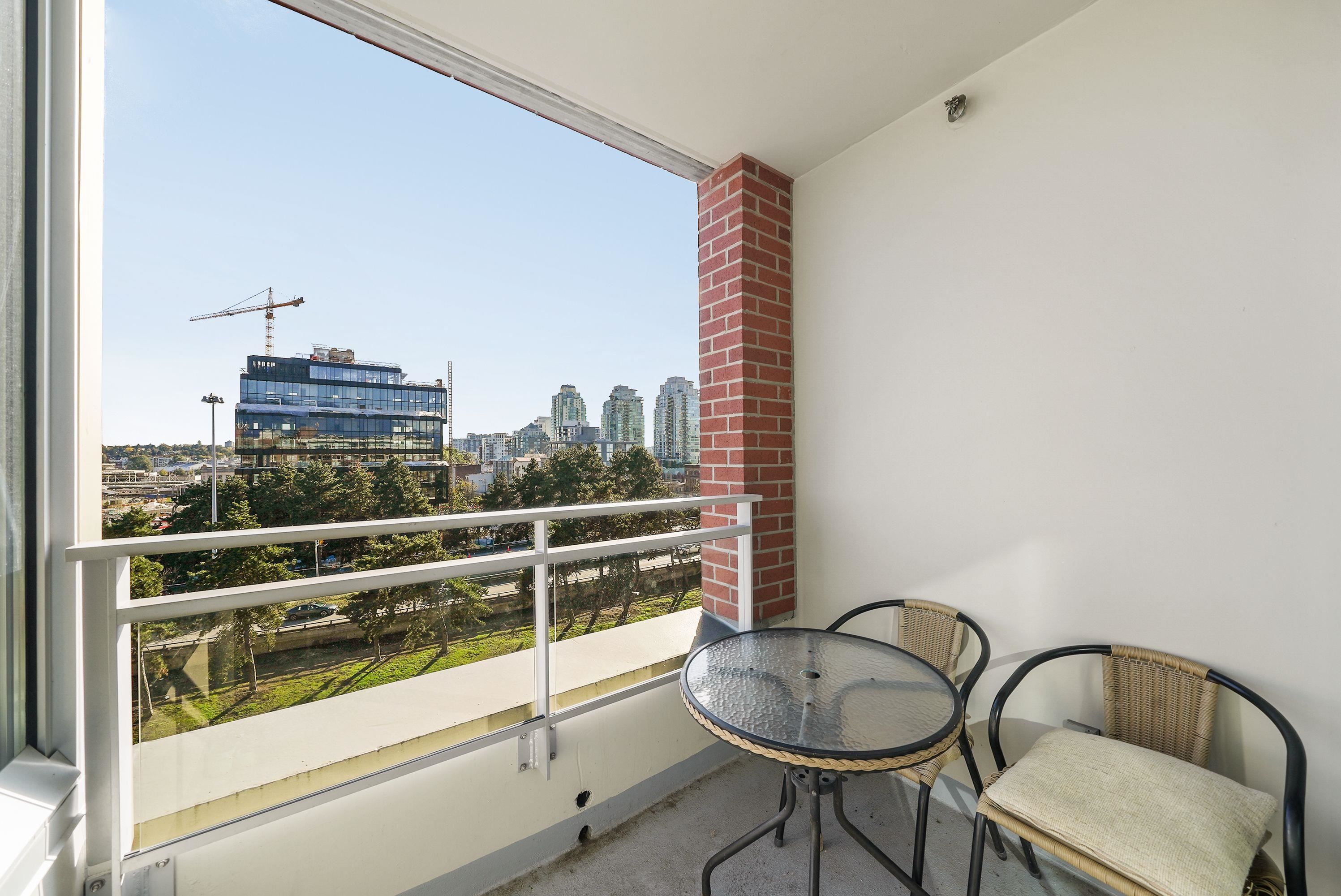715 221 UNION STREET Unit: 715