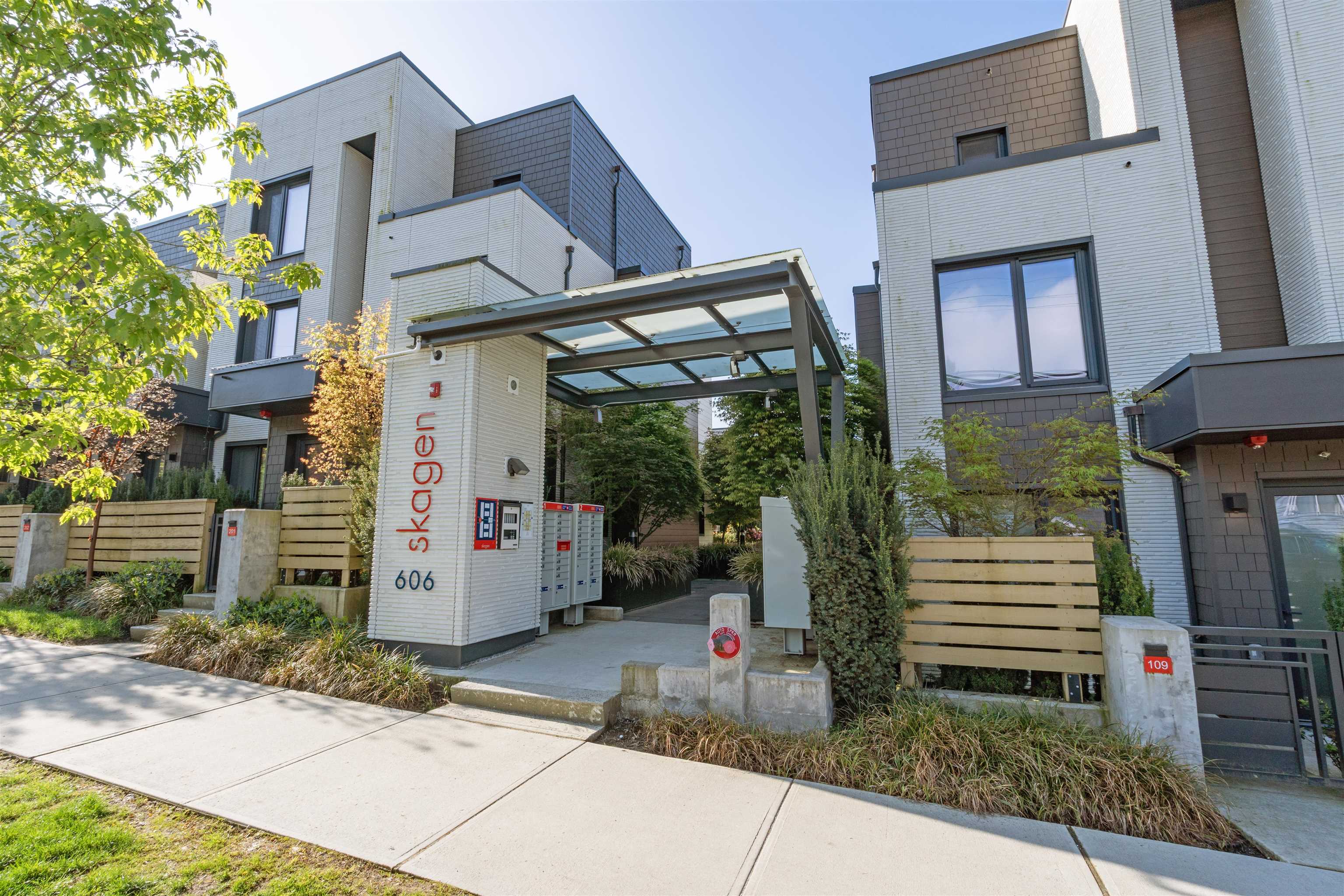 209 606 FOSTER AVENUE Unit: 209
