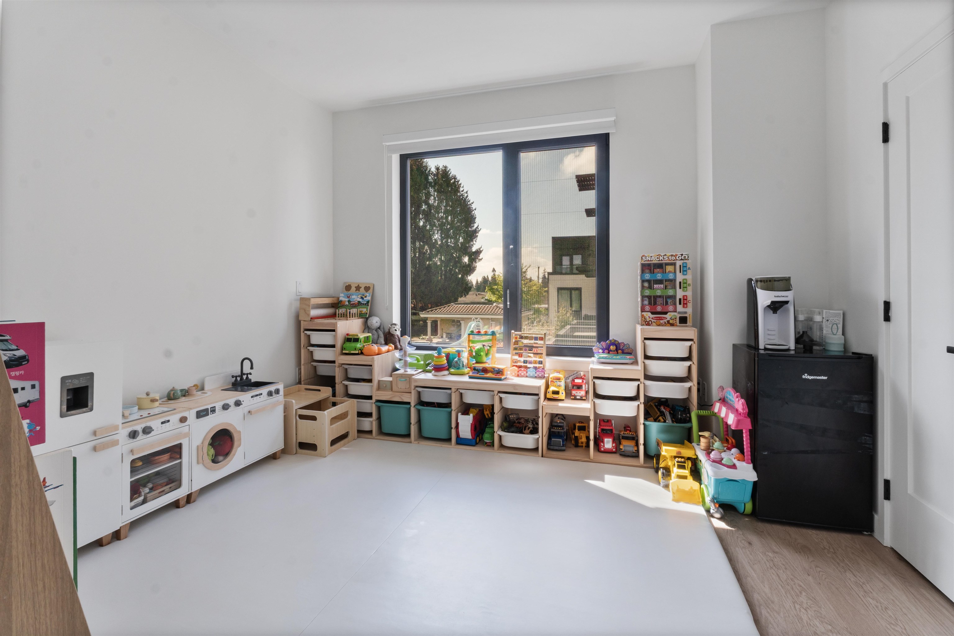 209 606 FOSTER AVENUE Unit: 209