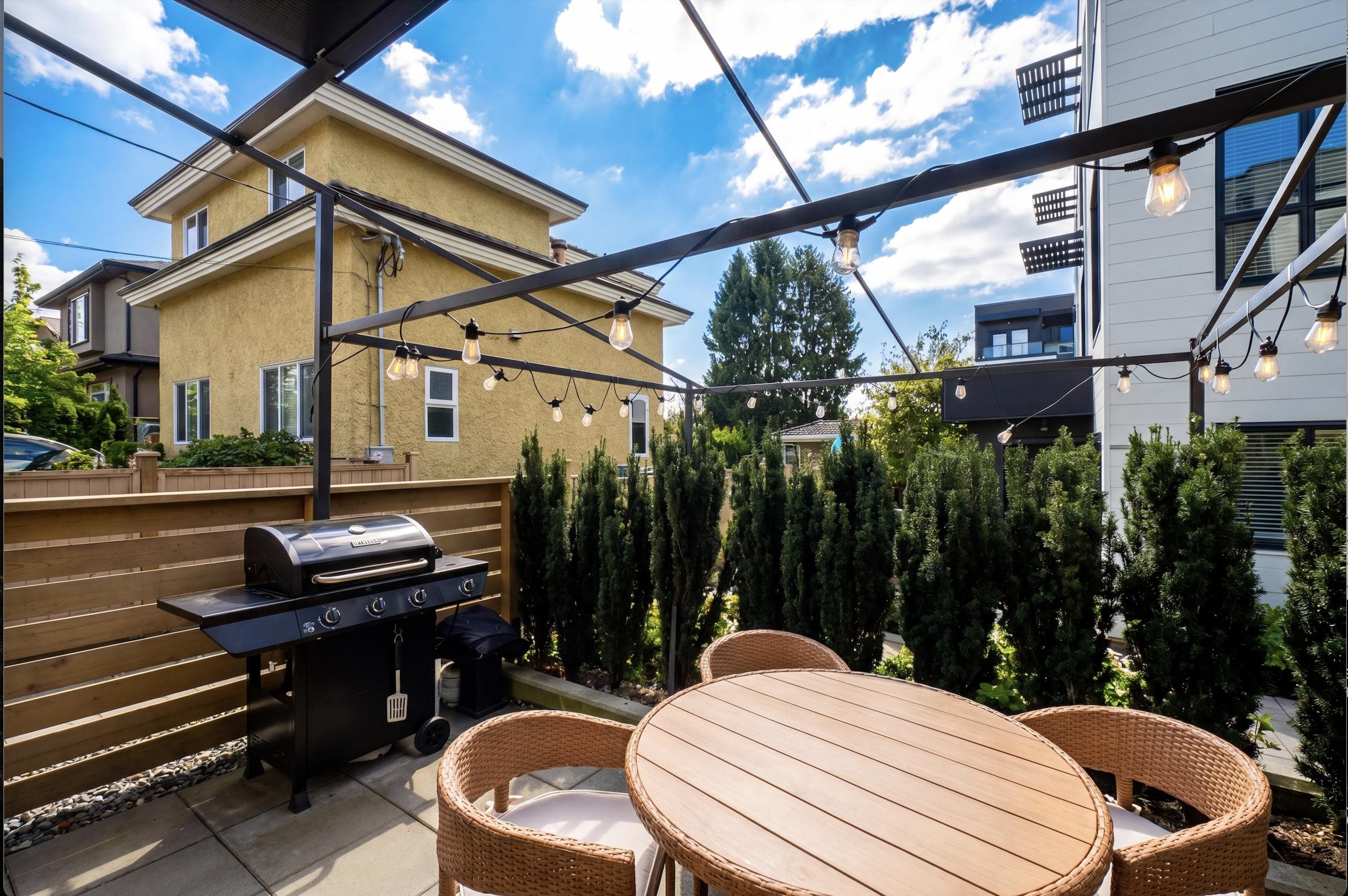 209 606 FOSTER AVENUE Unit: 209