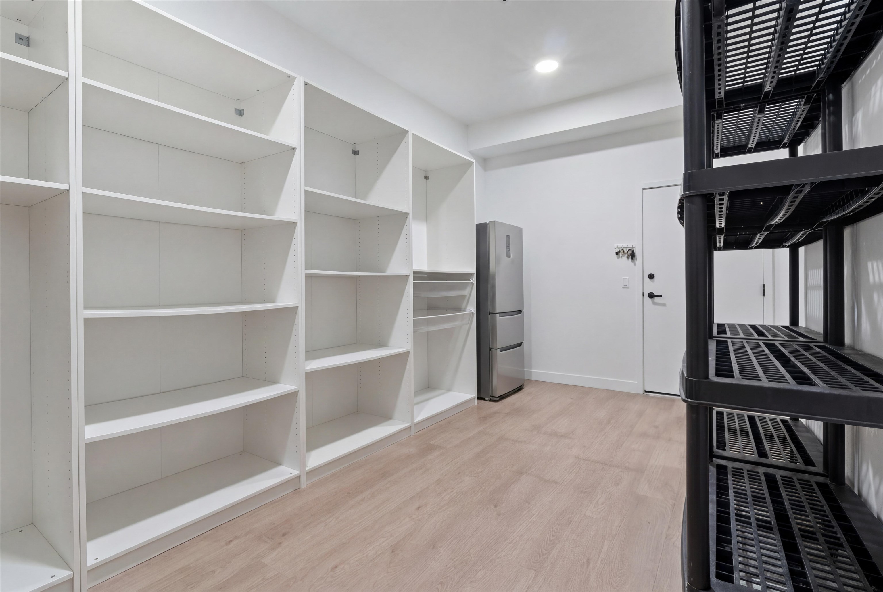 209 606 FOSTER AVENUE Unit: 209