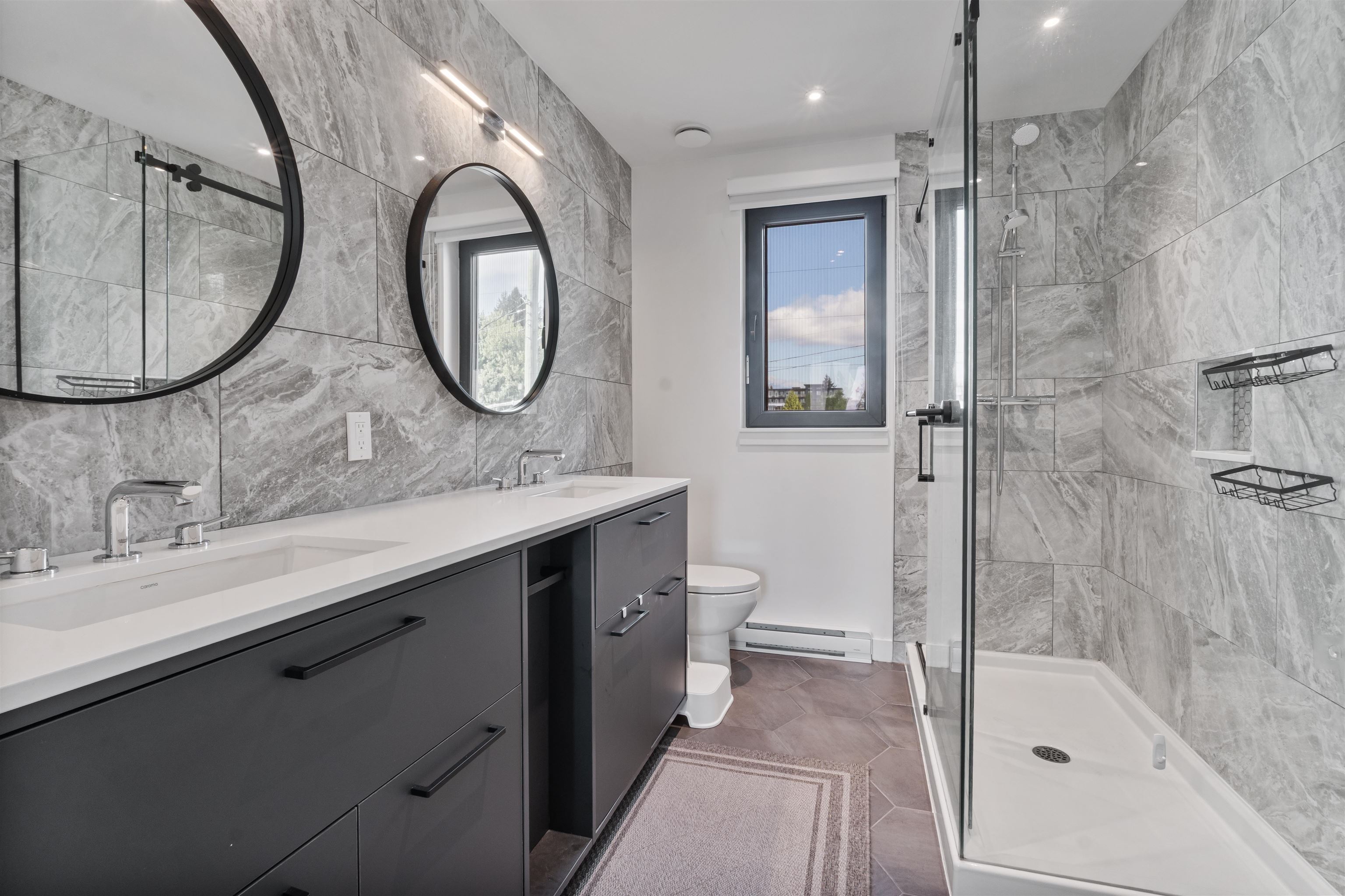209 606 FOSTER AVENUE Unit: 209