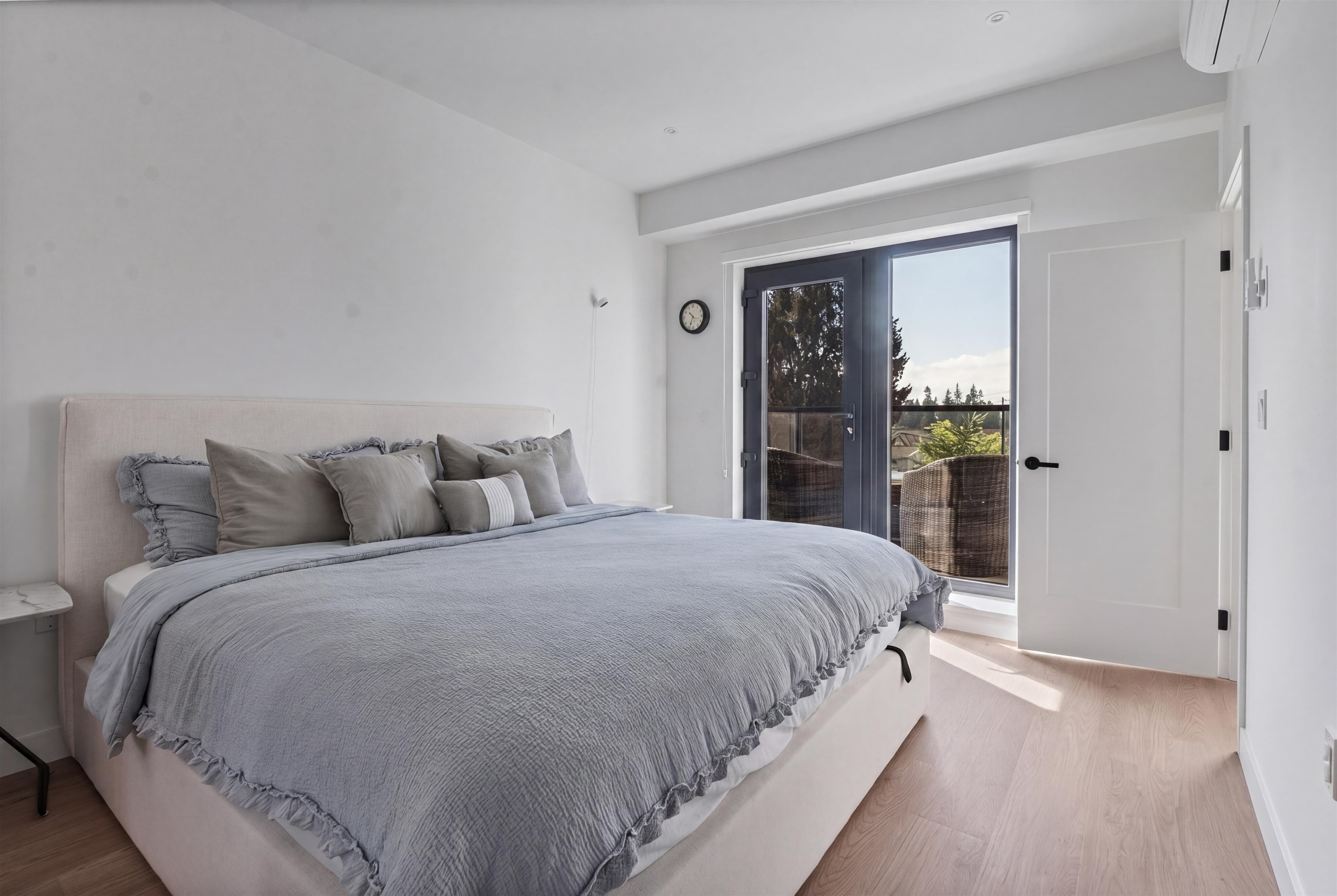 209 606 FOSTER AVENUE Unit: 209
