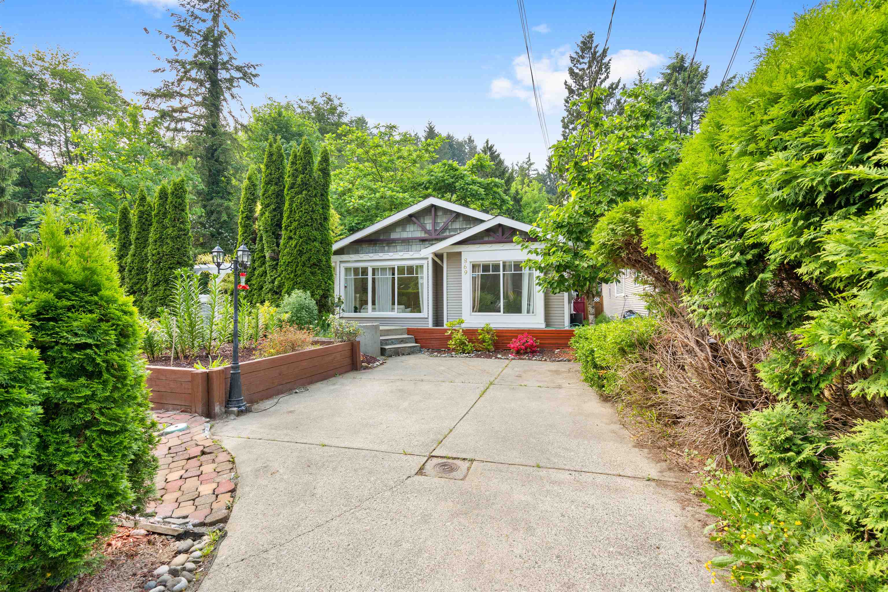 869 SEYMOUR BOULEVARD