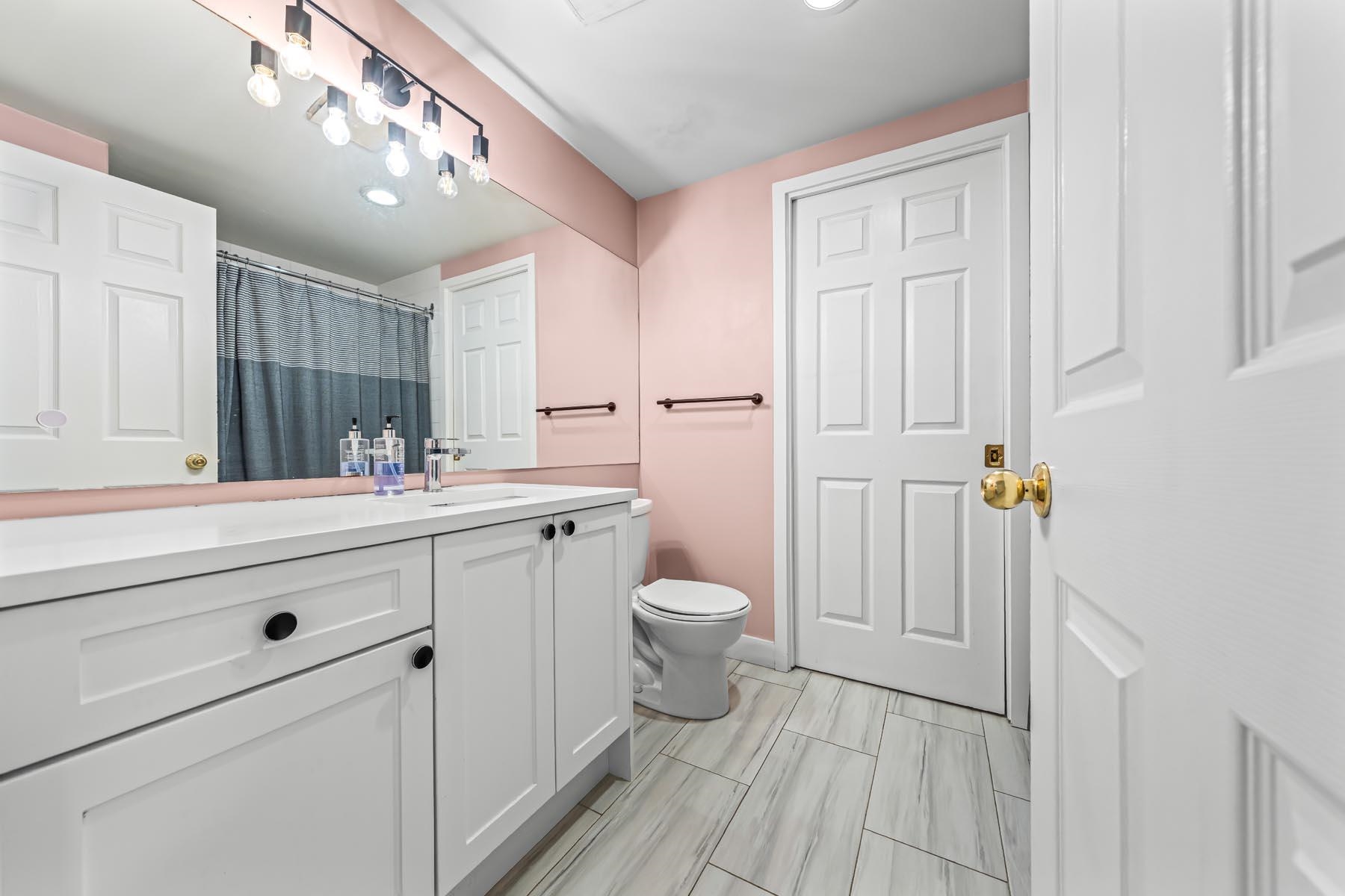 103 1868 E 11TH AVENUE Unit: 103