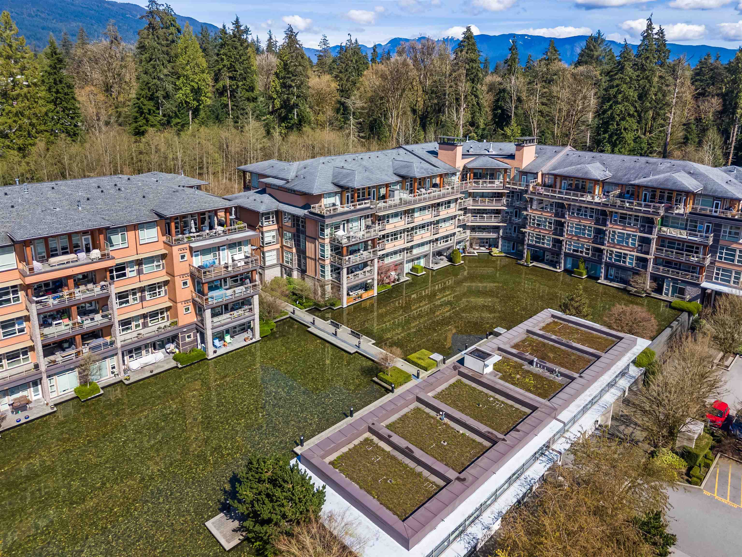 418 3606 ALDERCREST DRIVE Unit: 418