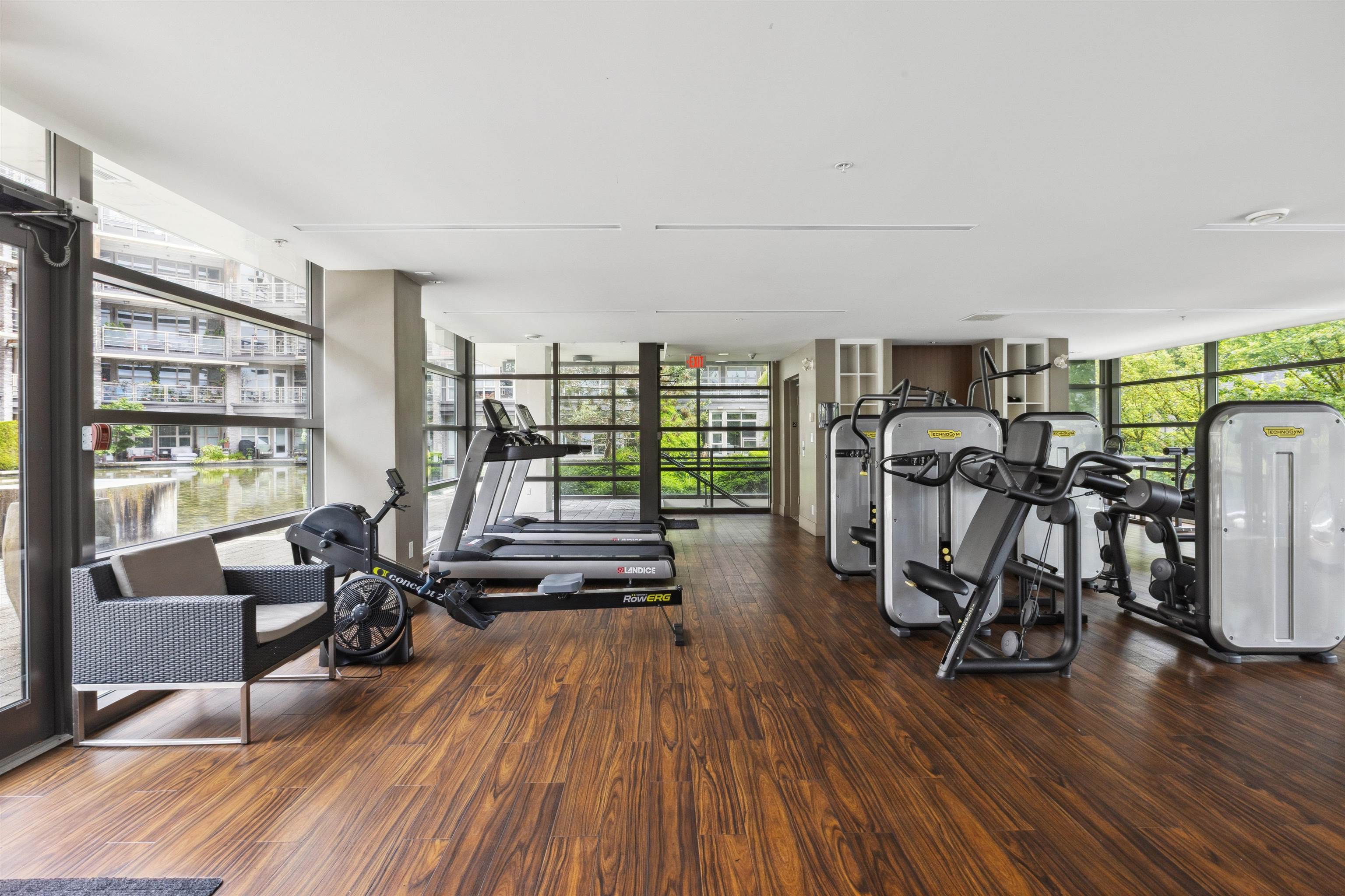 418 3606 ALDERCREST DRIVE Unit: 418