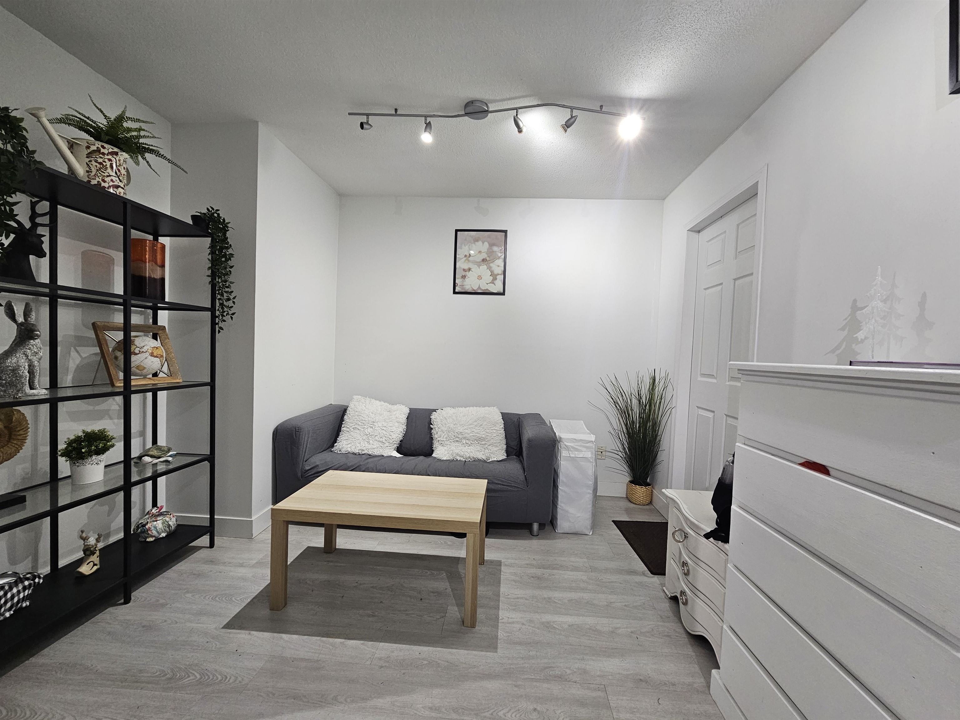 33 9559 130A STREET Unit: 33