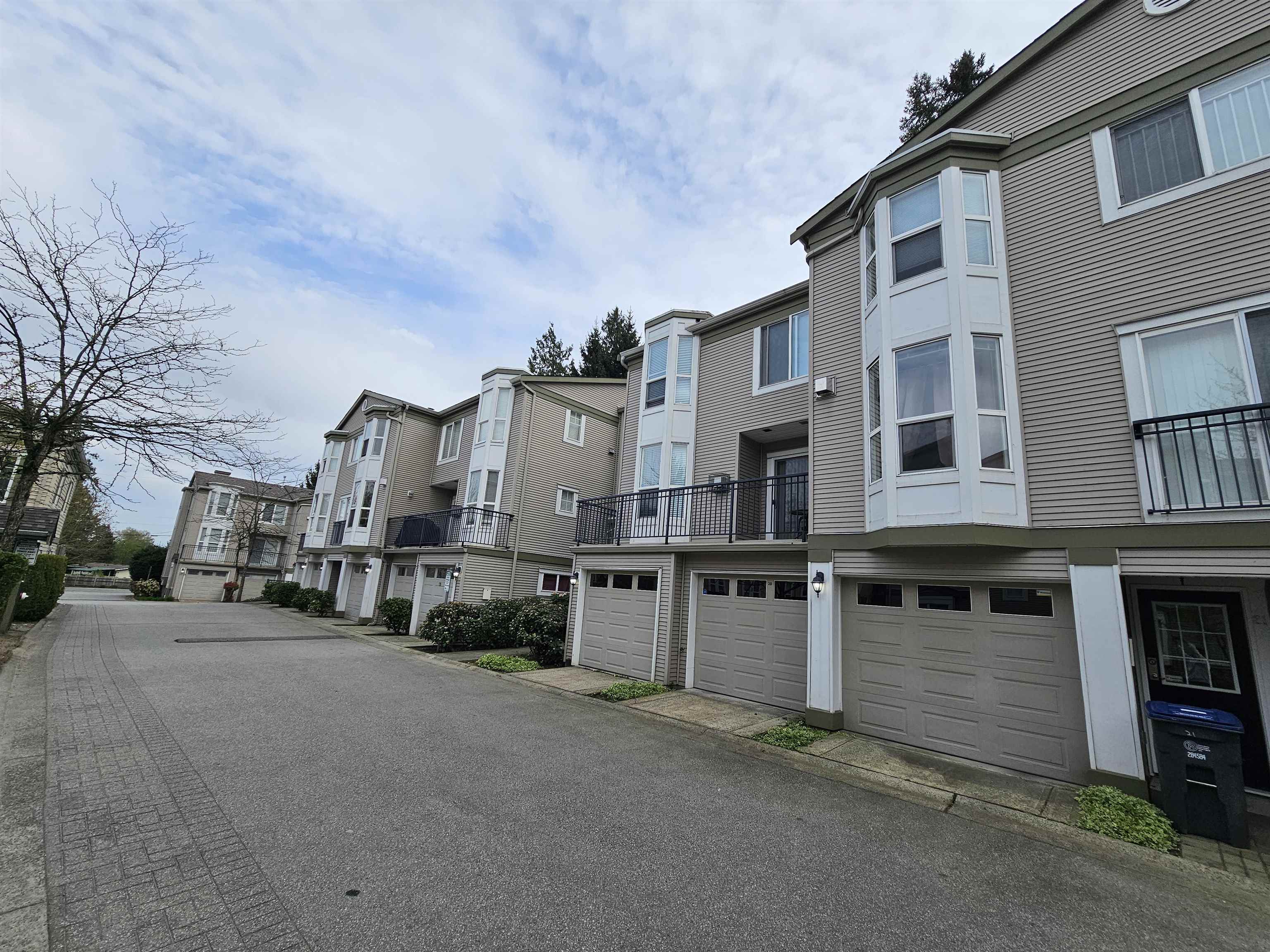 33 9559 130A STREET Unit: 33