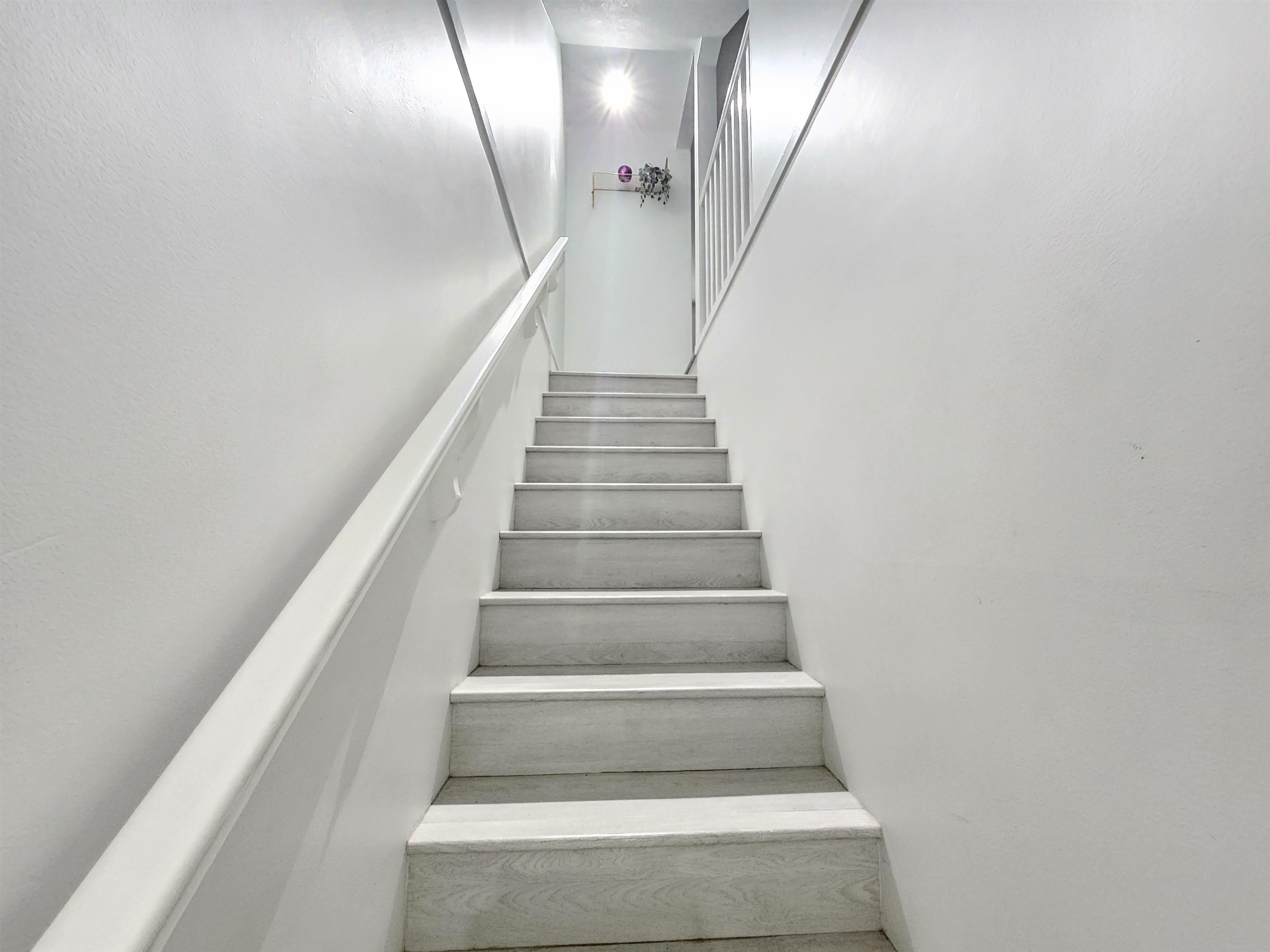 33 9559 130A STREET Unit: 33
