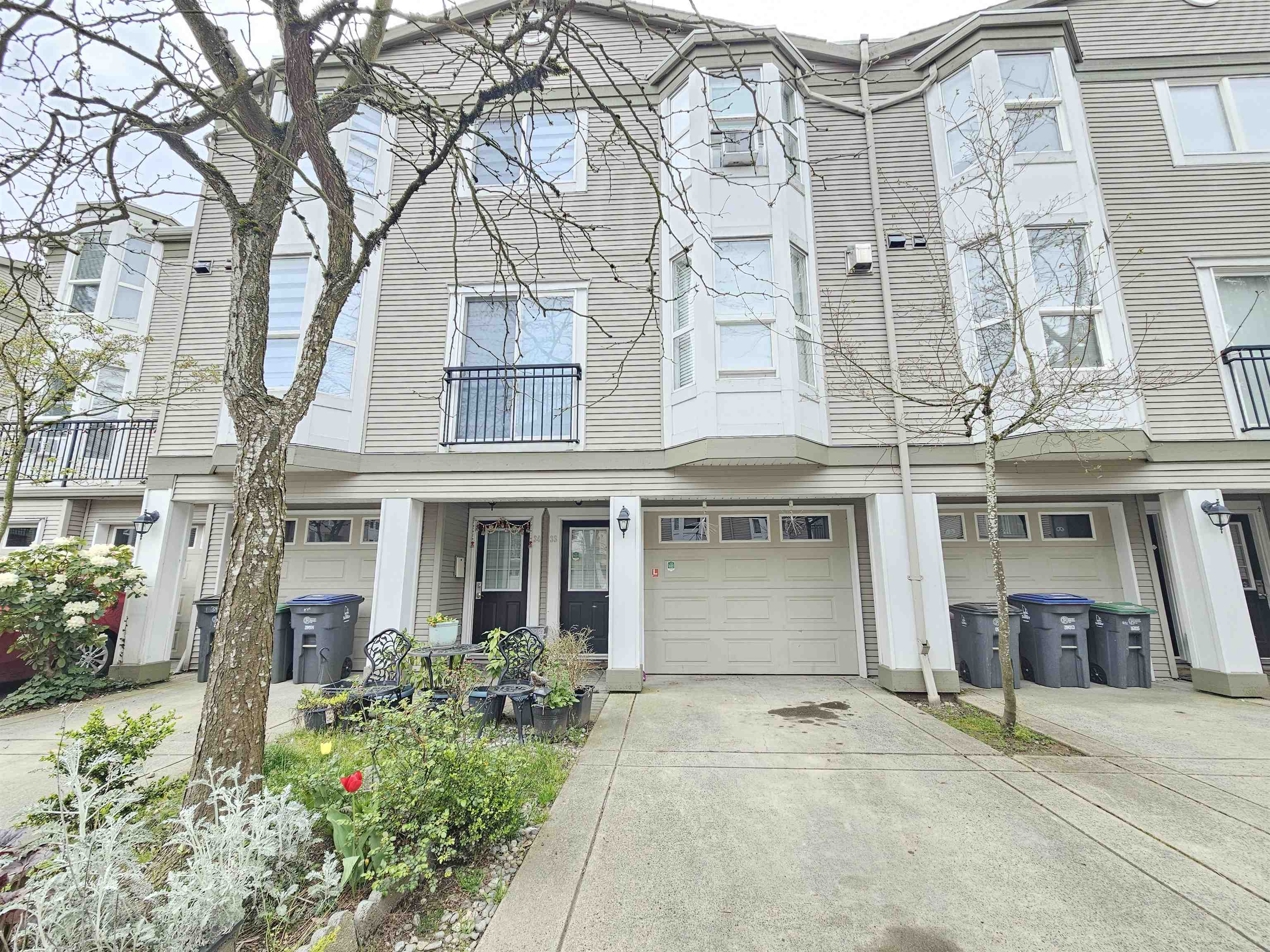 33 9559 130A STREET Unit: 33