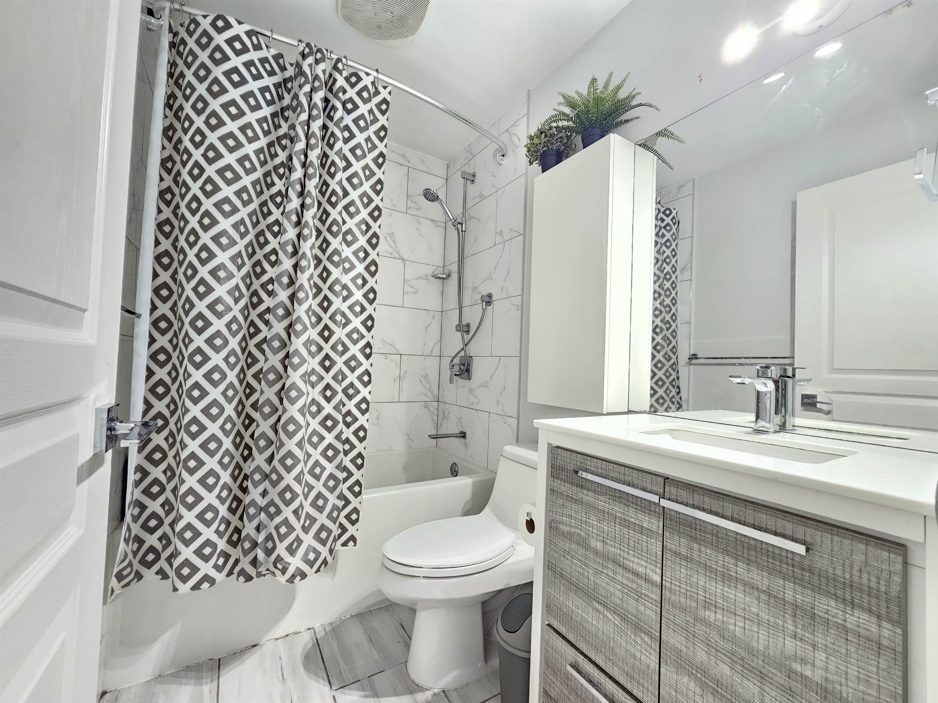 33 9559 130A STREET Unit: 33