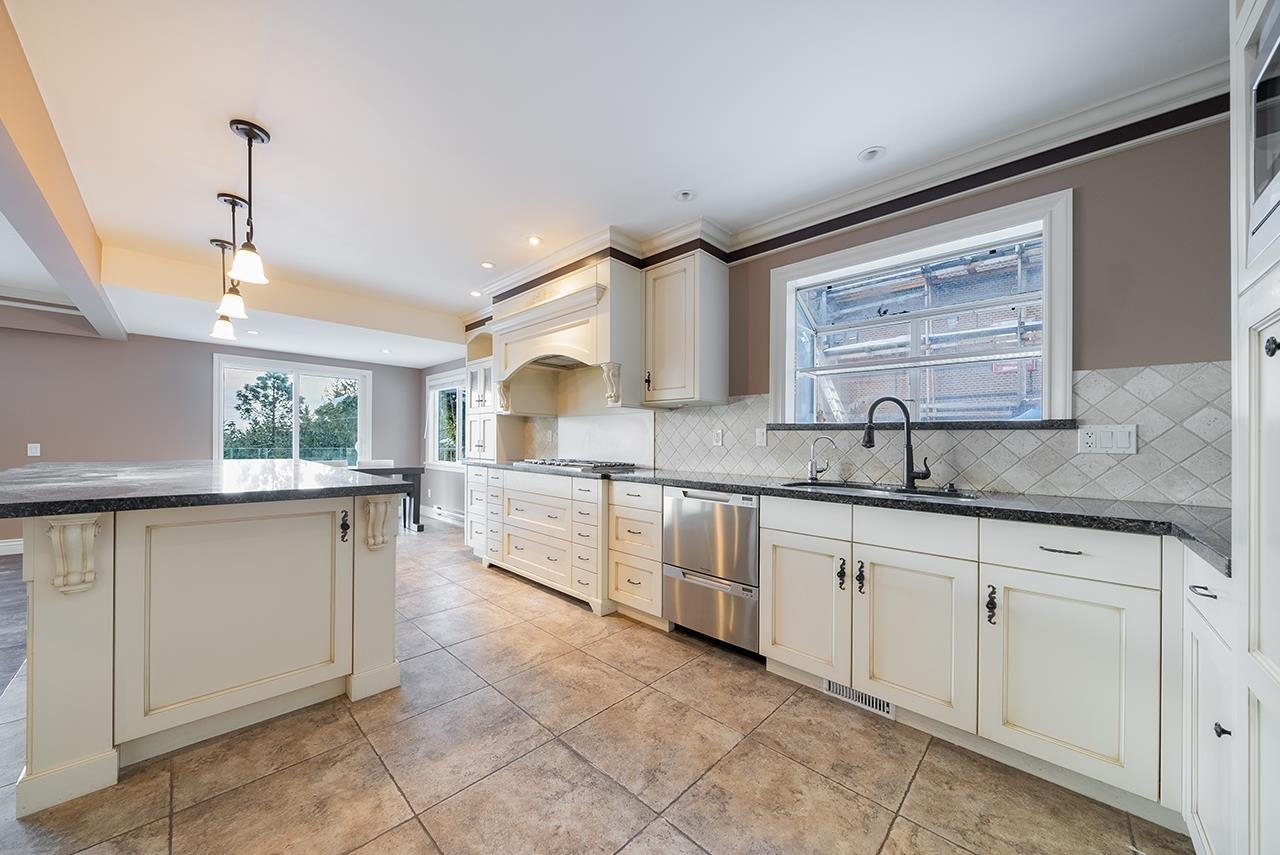 870 GREENWOOD ROAD
