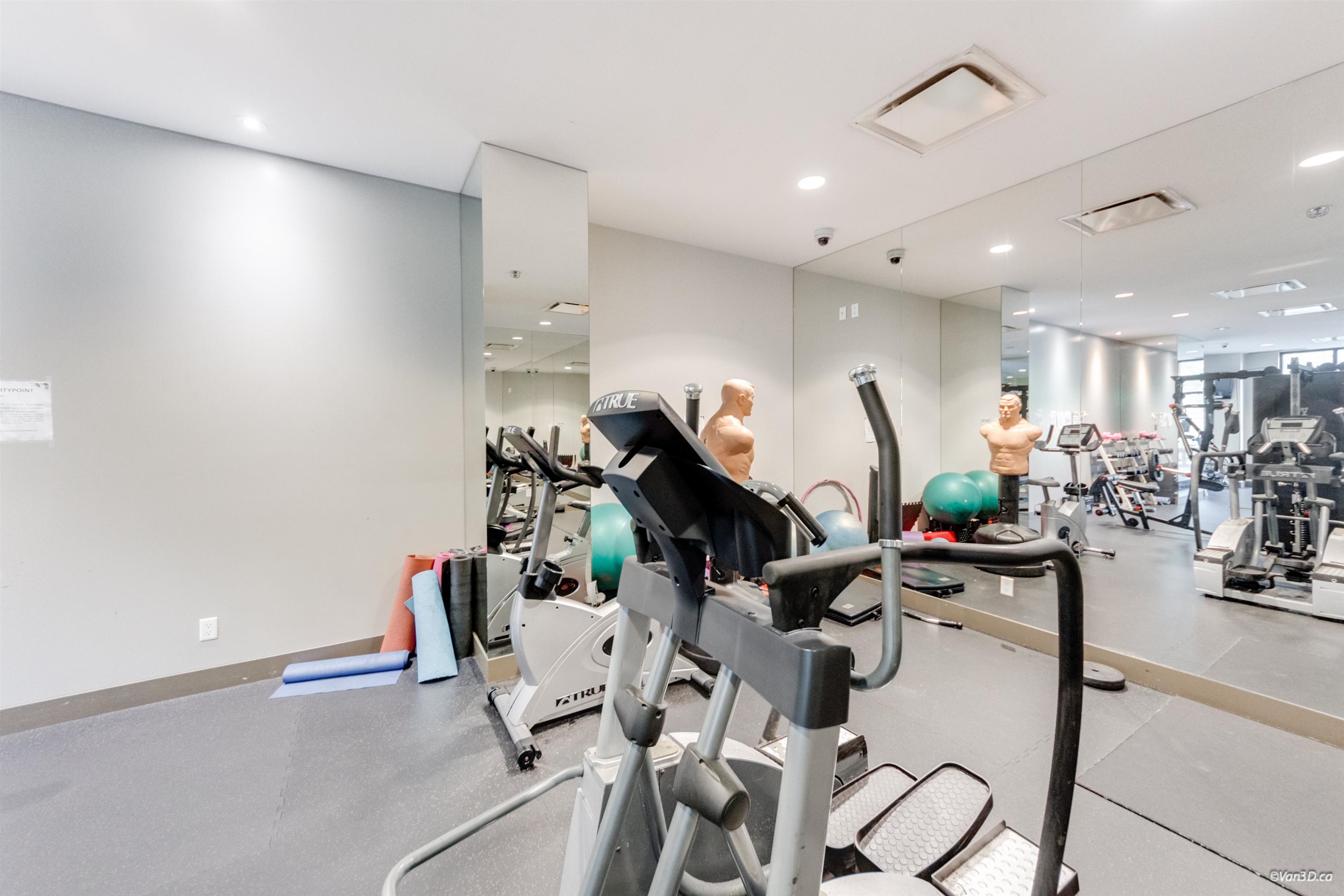909 10777 UNIVERSITY DRIVE Unit: 909