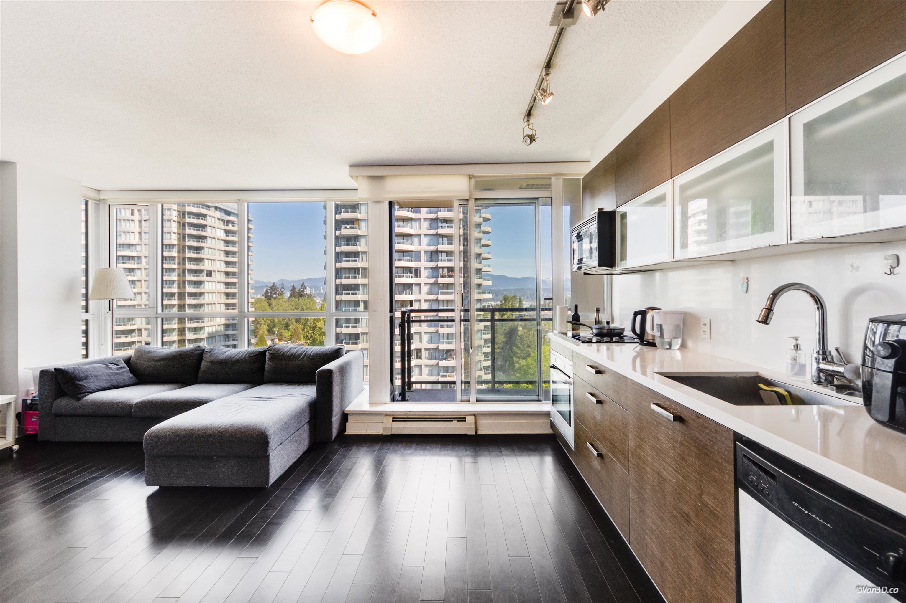 909 10777 UNIVERSITY DRIVE Unit: 909
