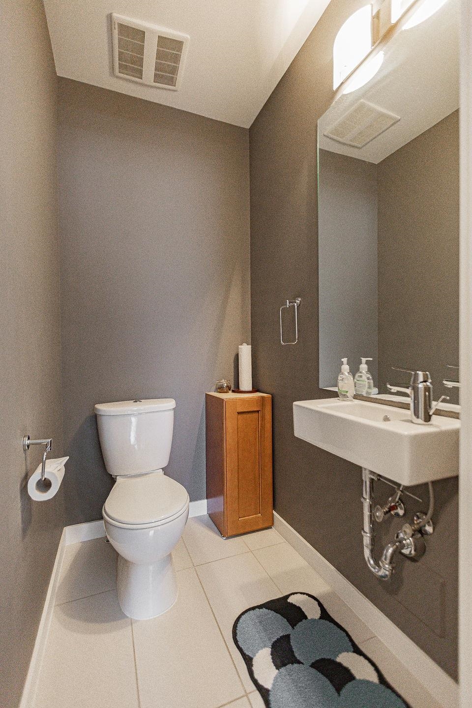 2 10735 84TH AVENUE Unit: 2