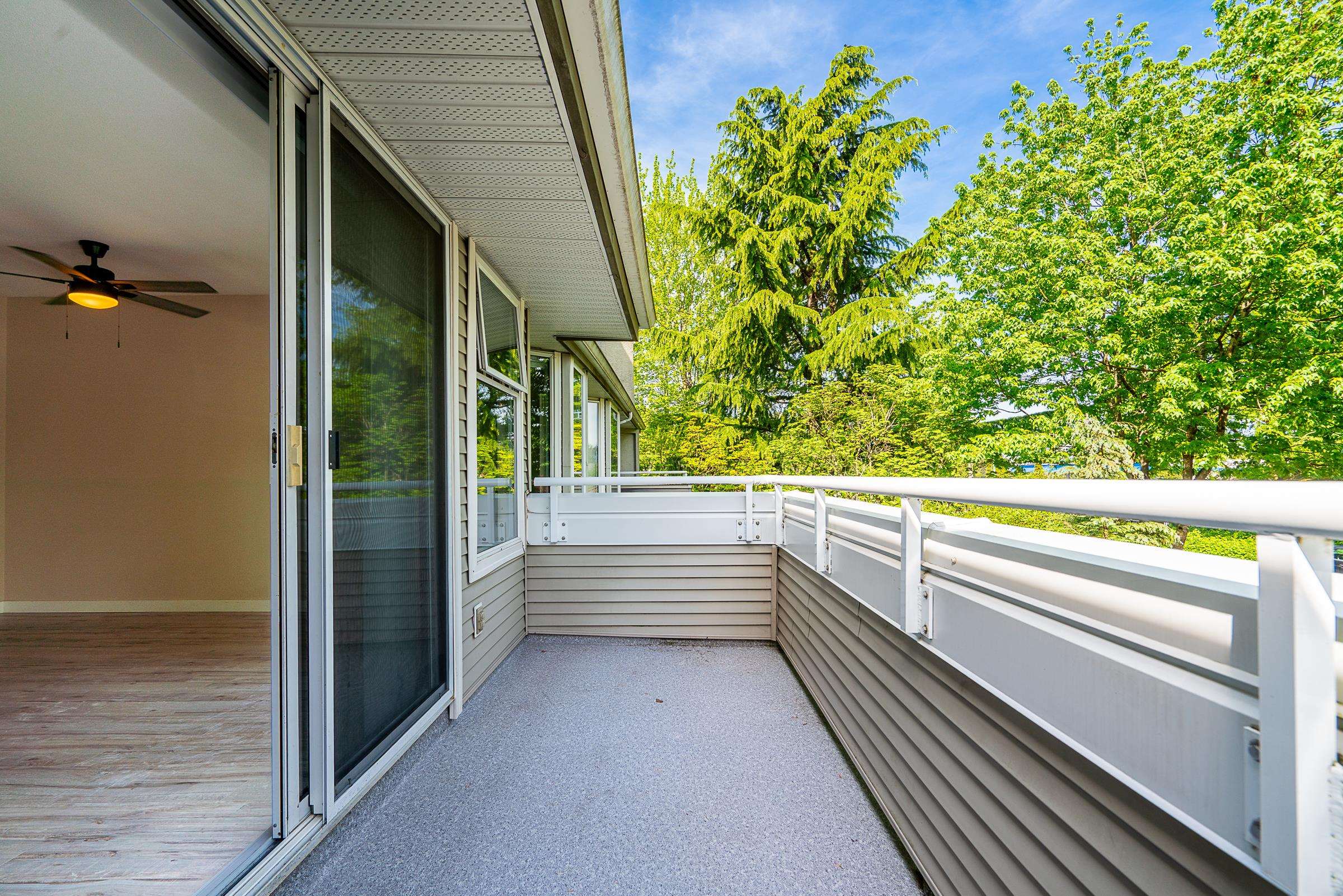 204 3183 ESMOND AVENUE Unit: 204