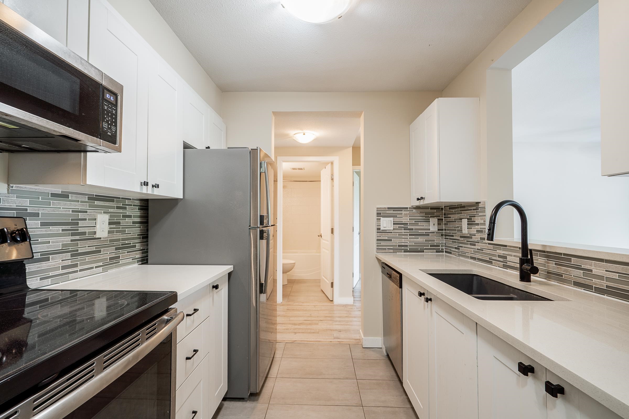 204 3183 ESMOND AVENUE Unit: 204