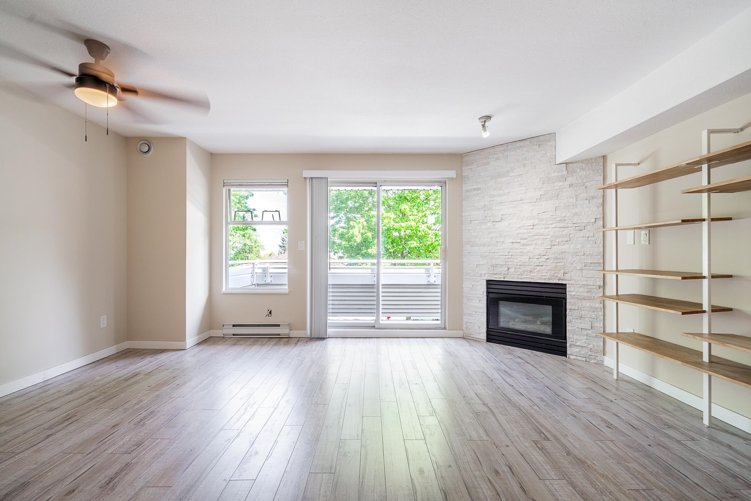 204 3183 ESMOND AVENUE Unit: 204
