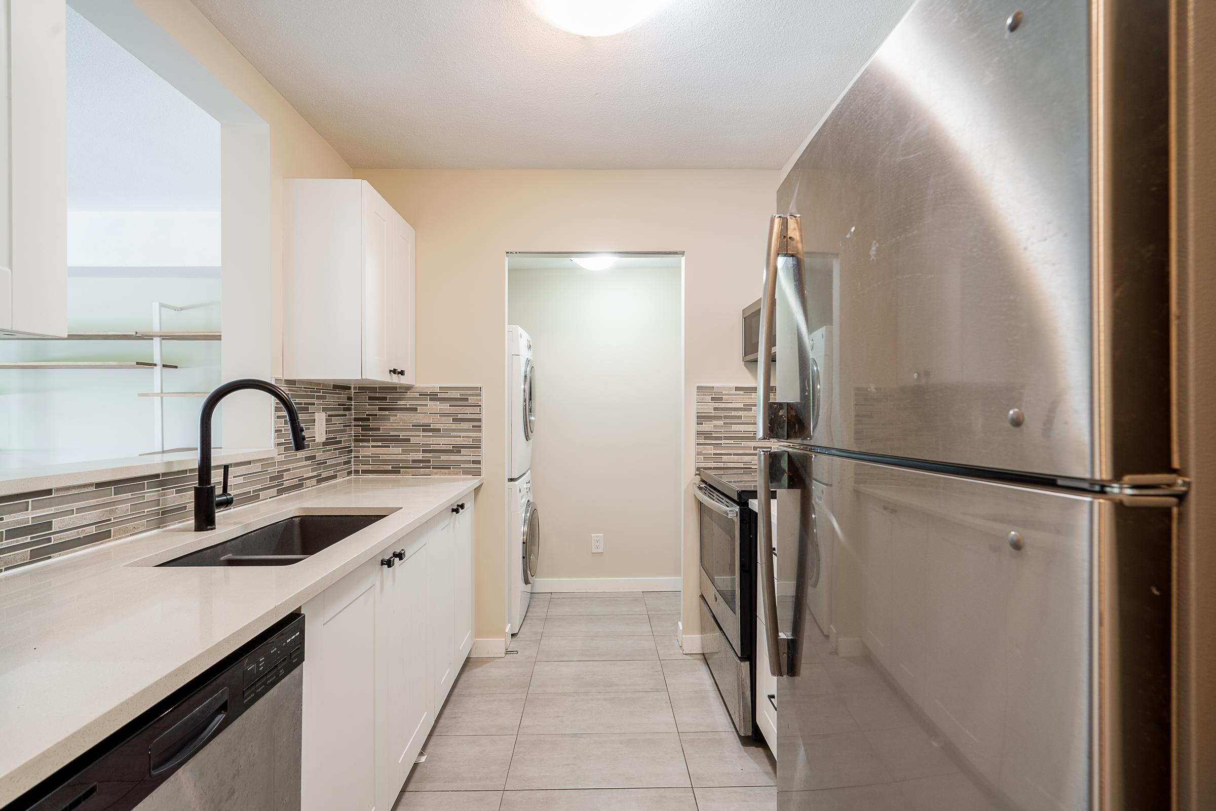 204 3183 ESMOND AVENUE Unit: 204