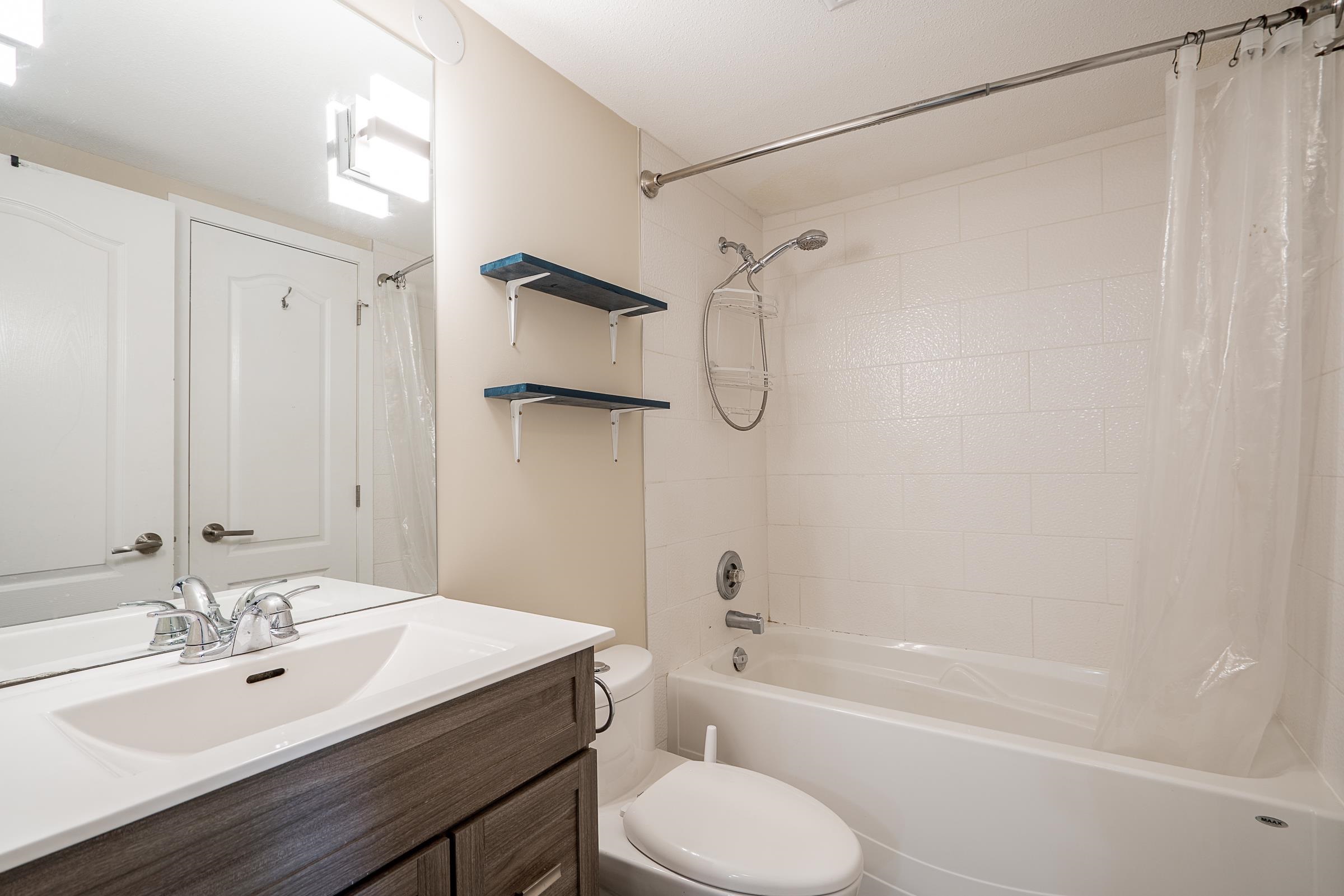 204 3183 ESMOND AVENUE Unit: 204