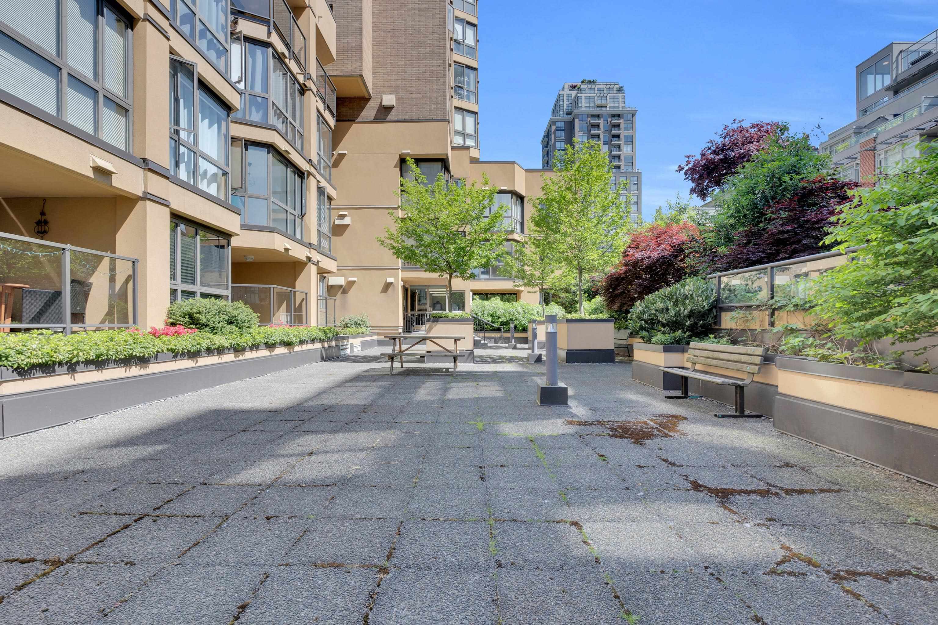 801 488 HELMCKEN STREET Unit: 801