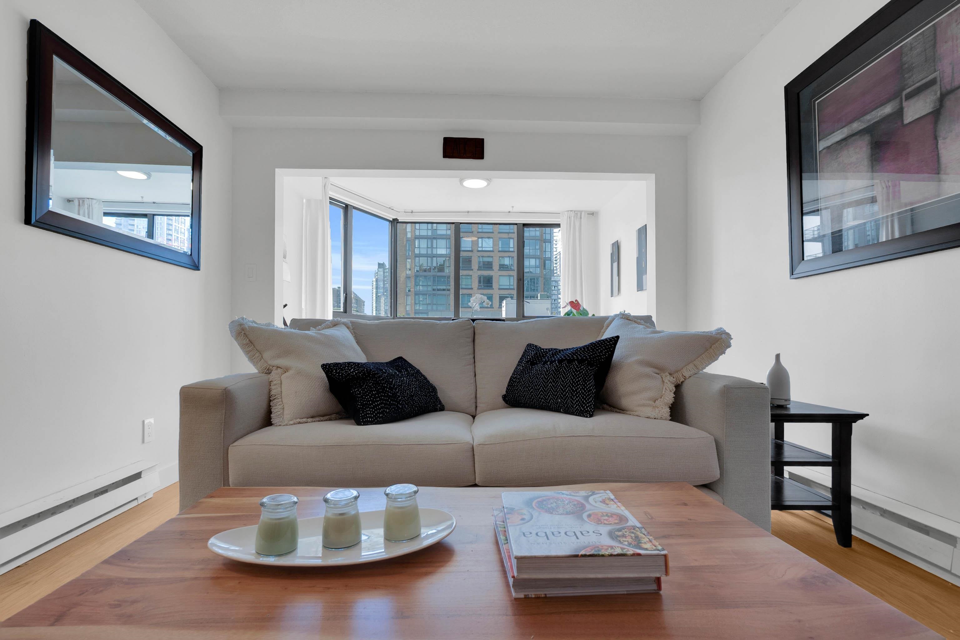 801 488 HELMCKEN STREET Unit: 801