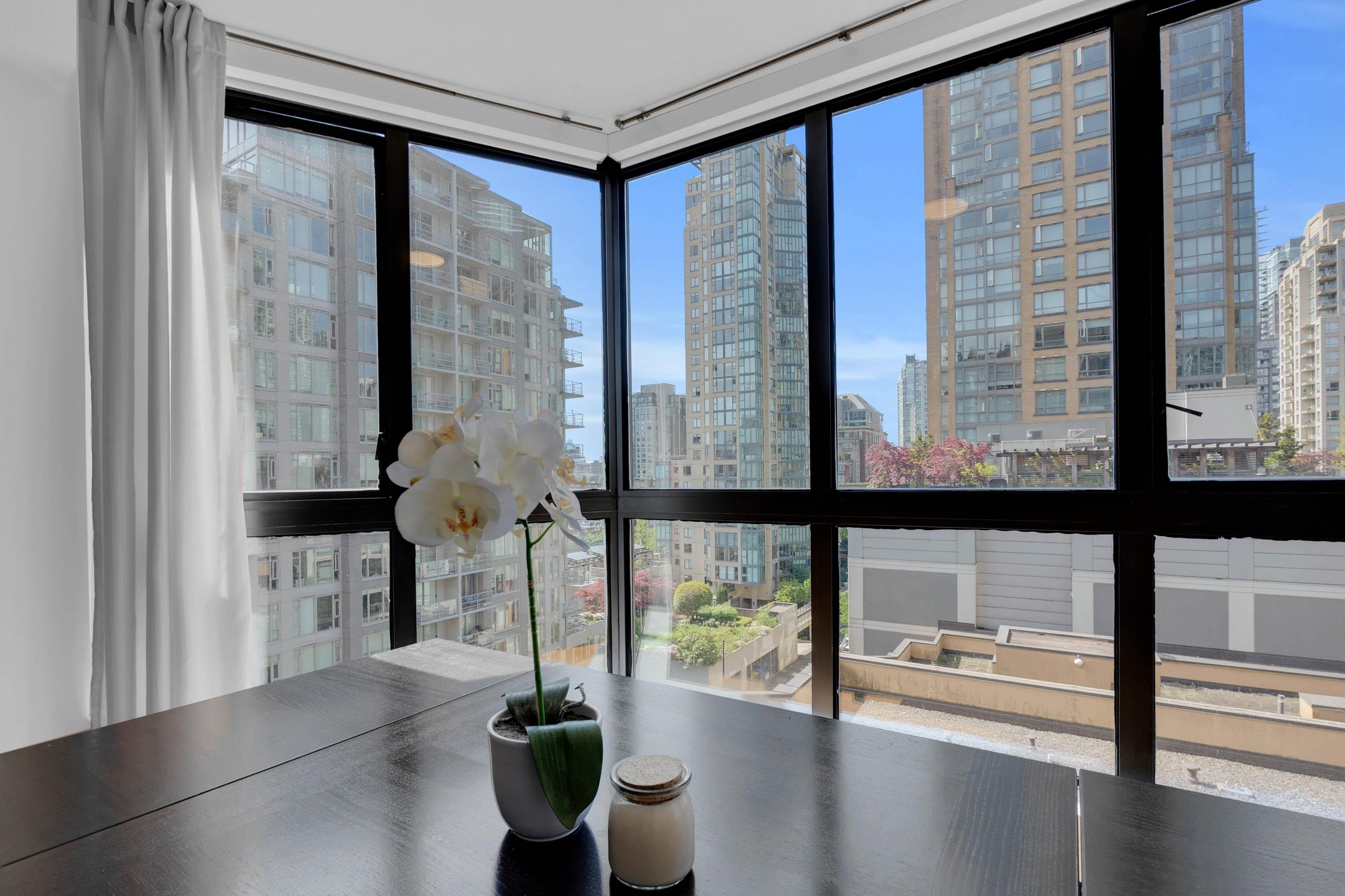 801 488 HELMCKEN STREET Unit: 801