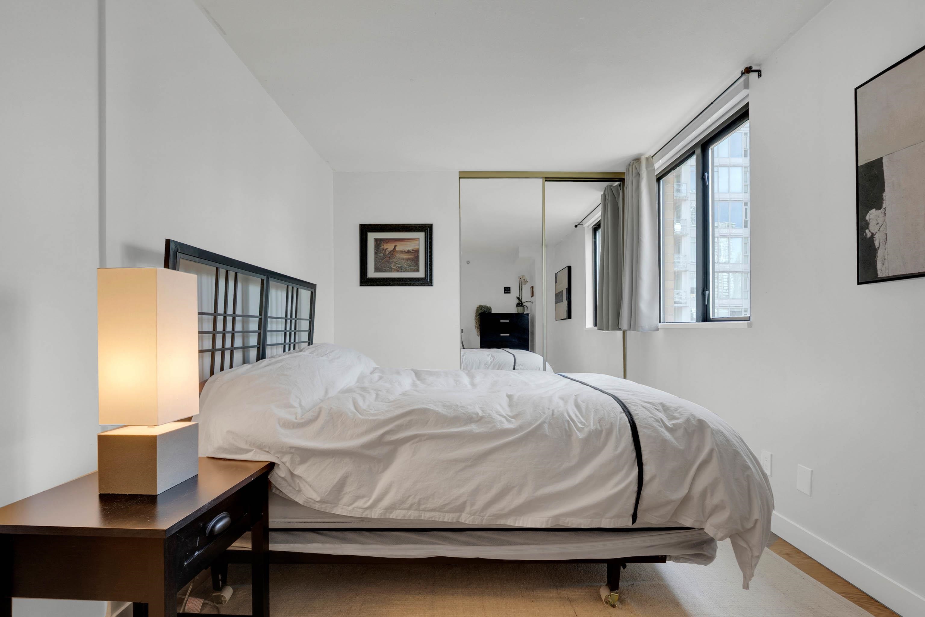 801 488 HELMCKEN STREET Unit: 801