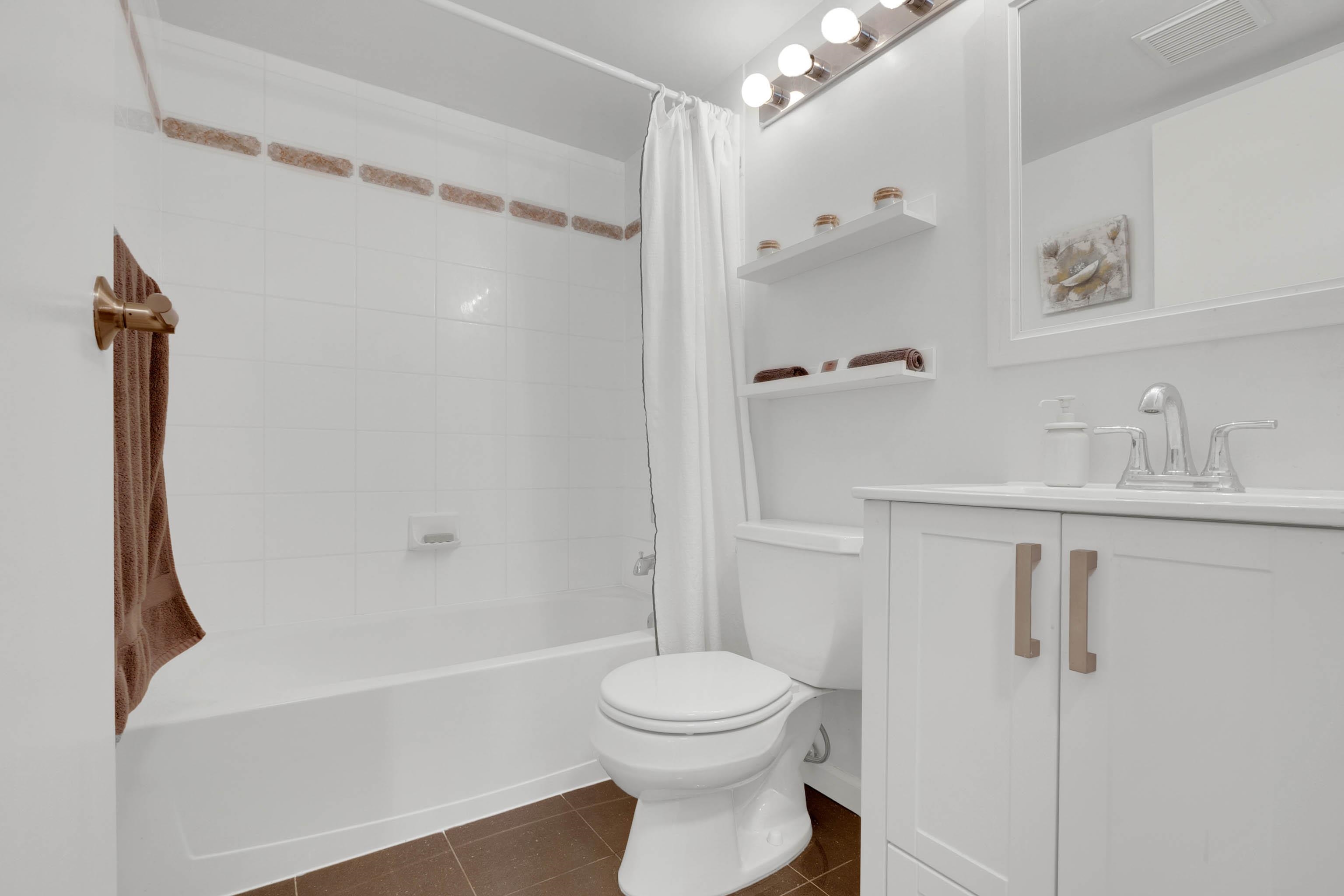 801 488 HELMCKEN STREET Unit: 801