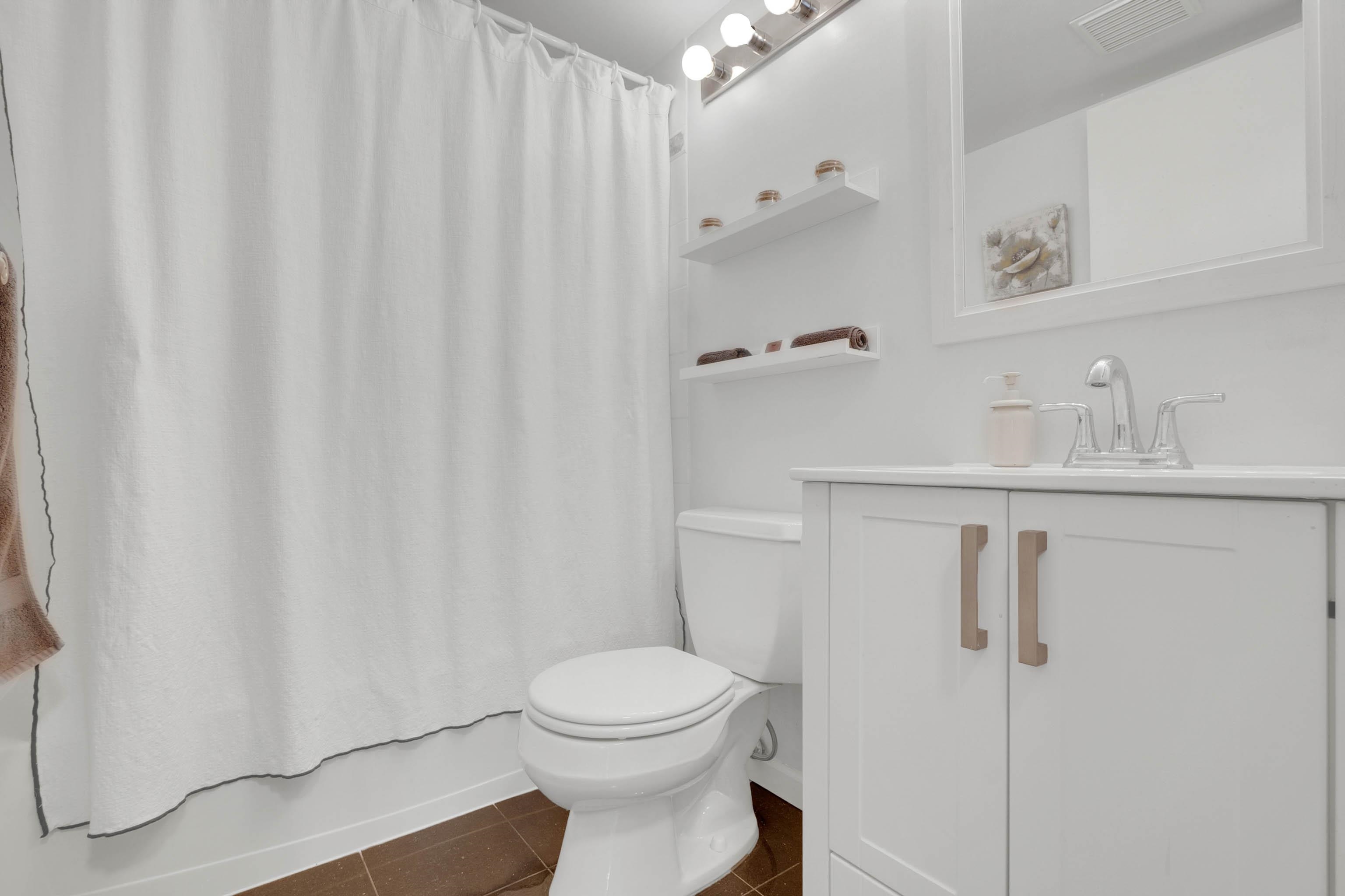 801 488 HELMCKEN STREET Unit: 801