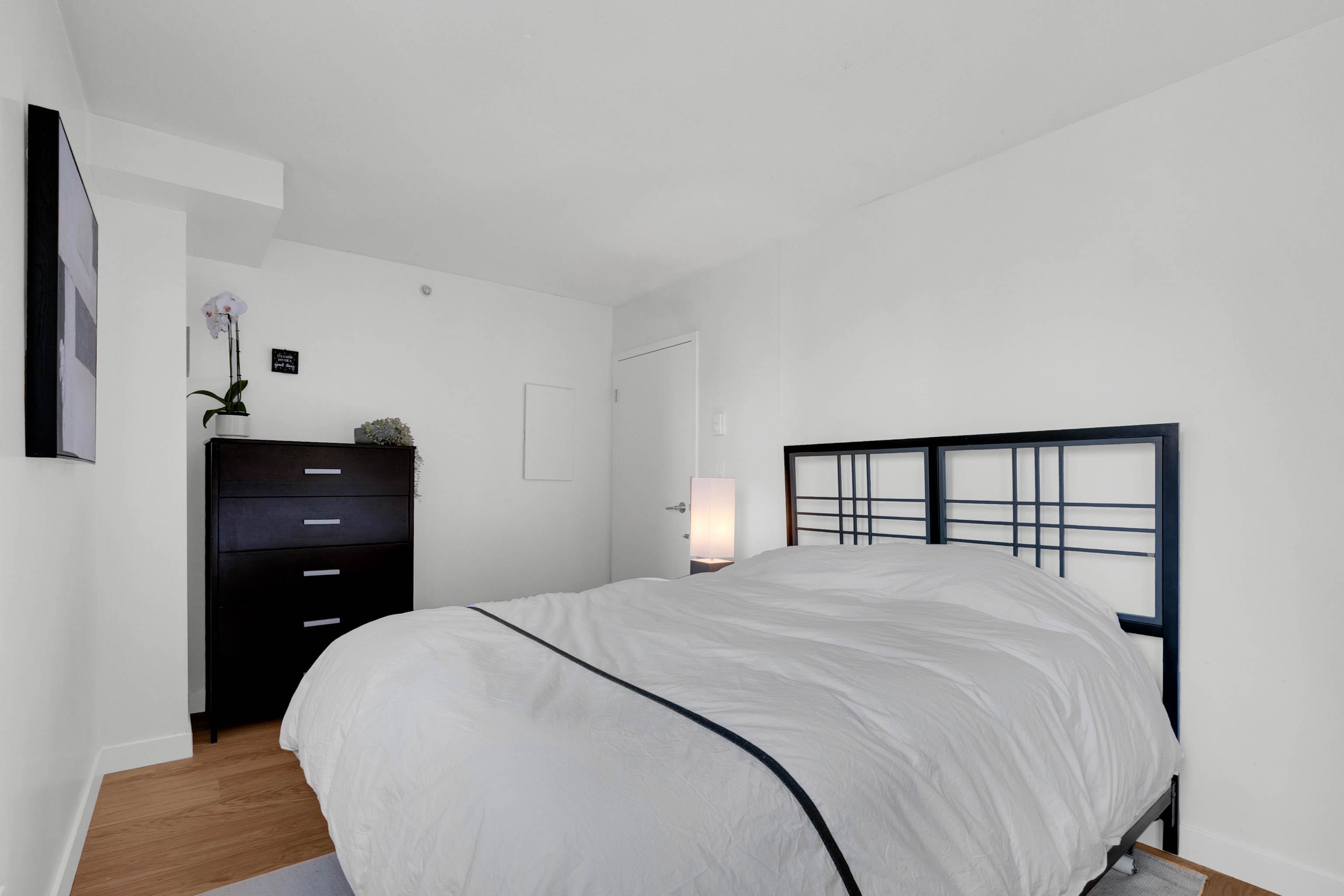 801 488 HELMCKEN STREET Unit: 801