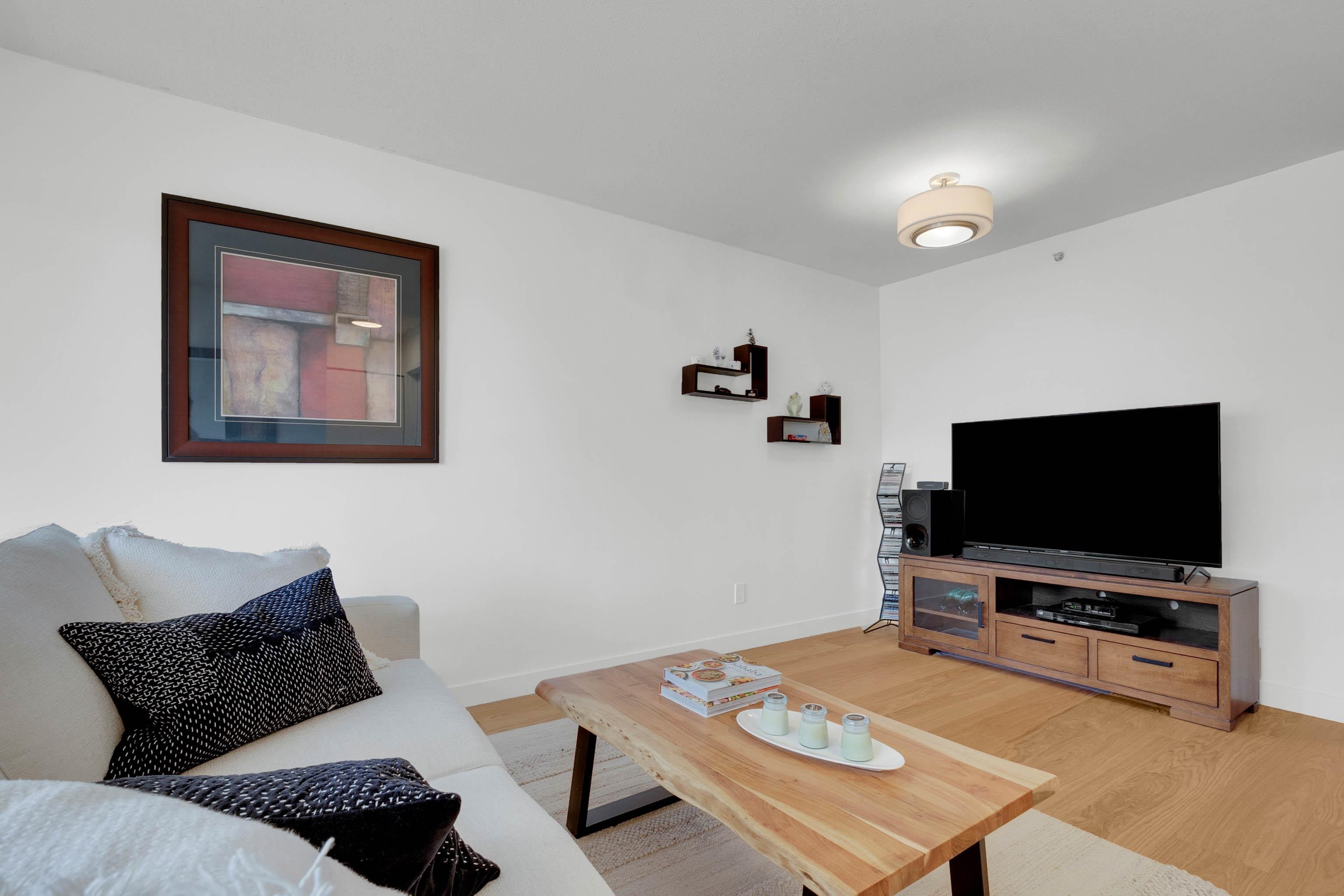 801 488 HELMCKEN STREET Unit: 801