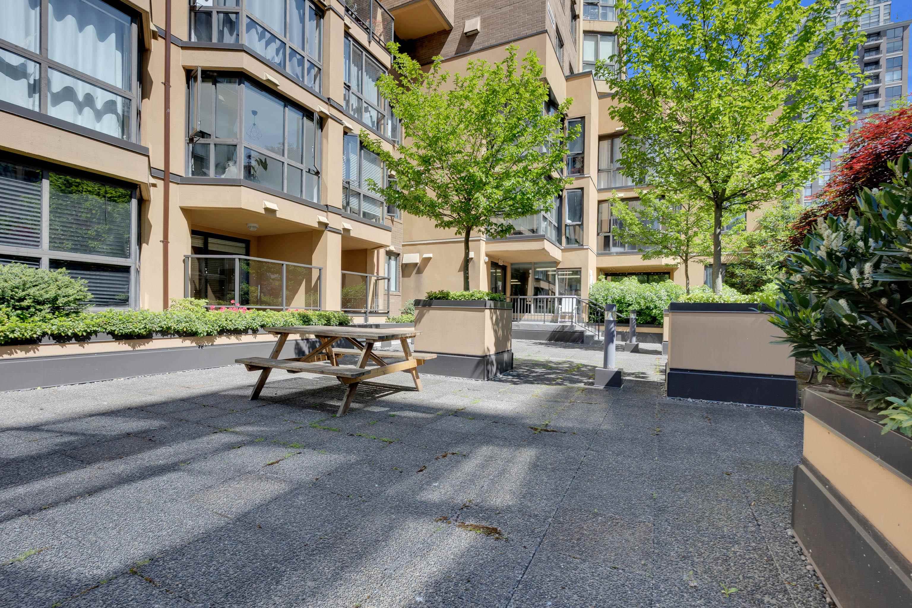 801 488 HELMCKEN STREET Unit: 801