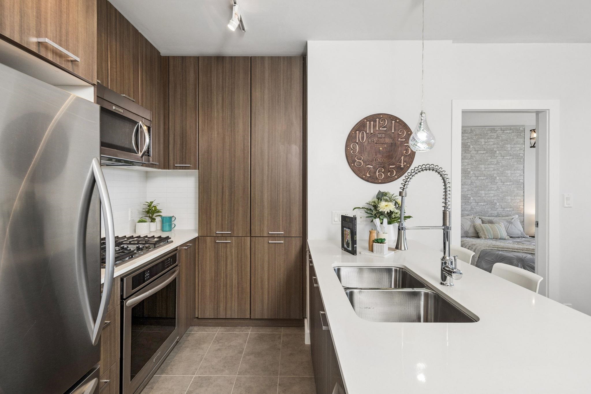 2202 301 CAPILANO ROAD Unit: 2202