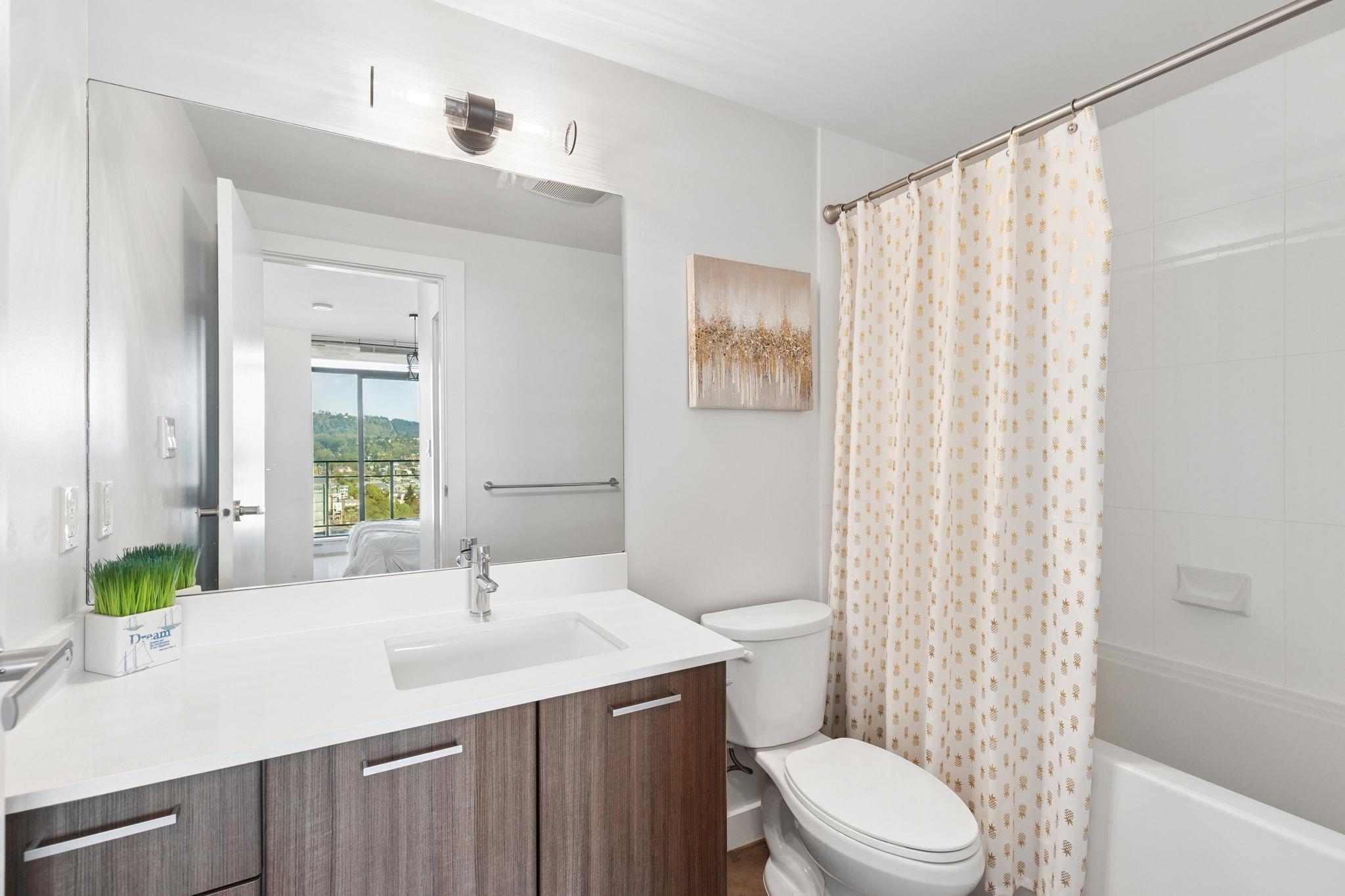 2202 301 CAPILANO ROAD Unit: 2202